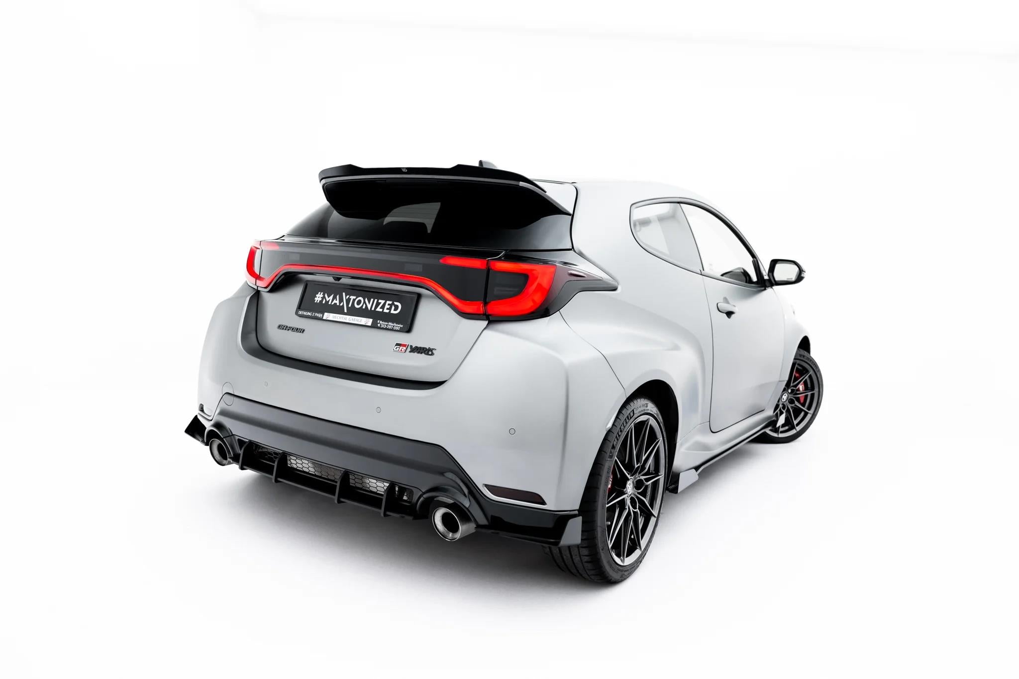 Maxton Design Street Pro Heck Ansatz Flaps Diffusor + Flaps passend für Toyota GR Yaris Mk4 Facelift schwarz Hochglanz