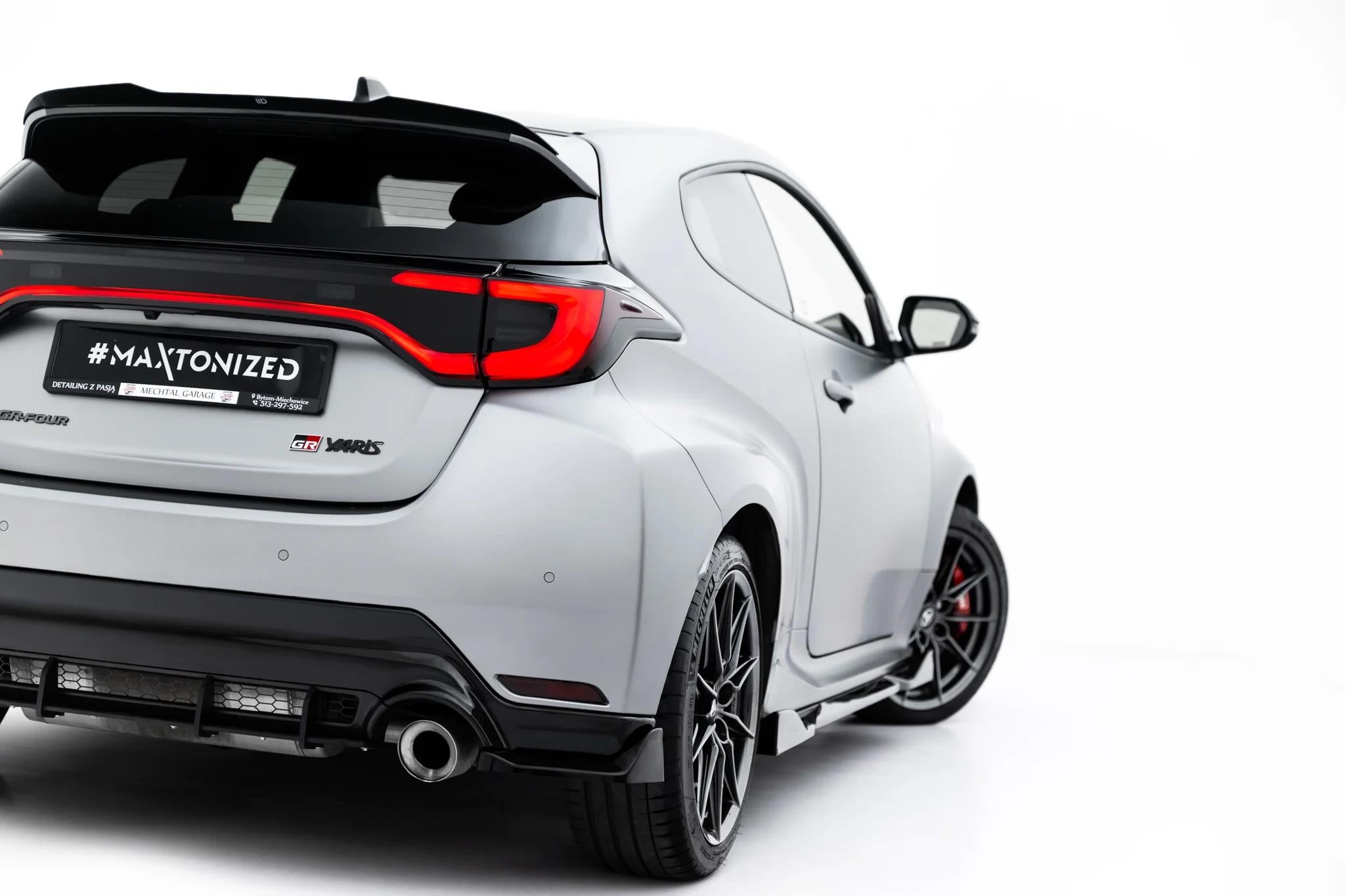 Maxton Design Heck Ansatz Flaps Diffusor V.2 passend für Toyota GR Yaris Mk4 Facelift schwarz Hochglanz