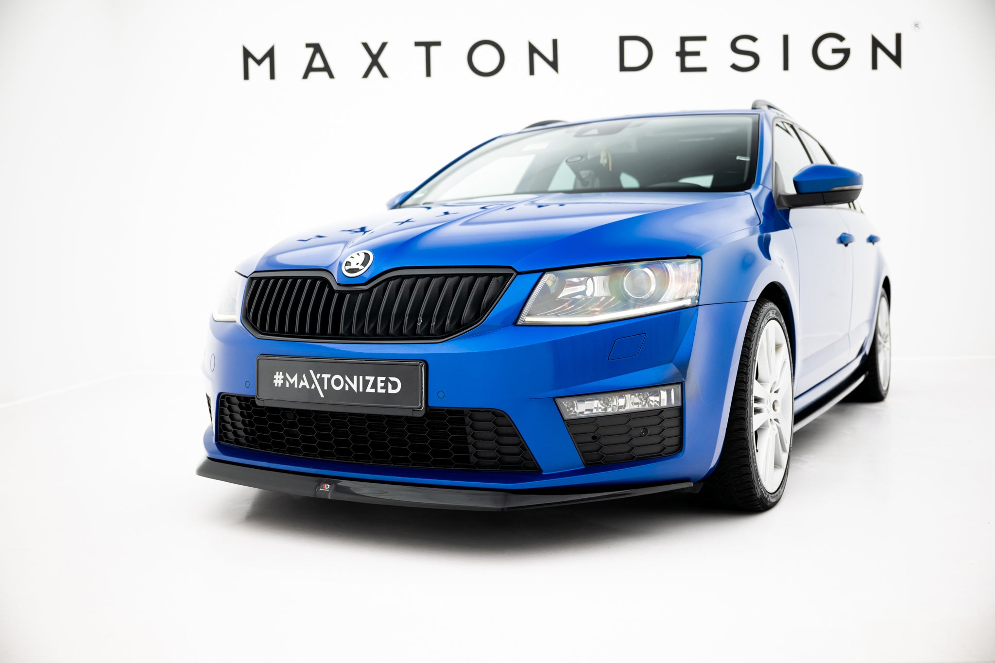 Maxton Design Street+ Spoilerlippe Front Ansatz V.2 passend für Skoda Octavia RS Mk3 schwarz Hochglanz