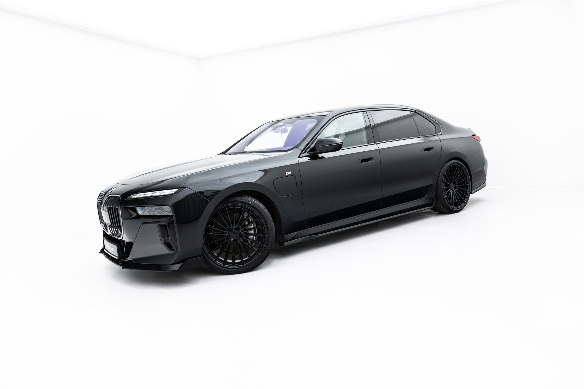 Maxton Design Street+ Seitenschweller Leisten V.2 passend für BMW 740d xDrive M Paket / 740i xDrive M-Paket G70 schwarz Hochglanz
