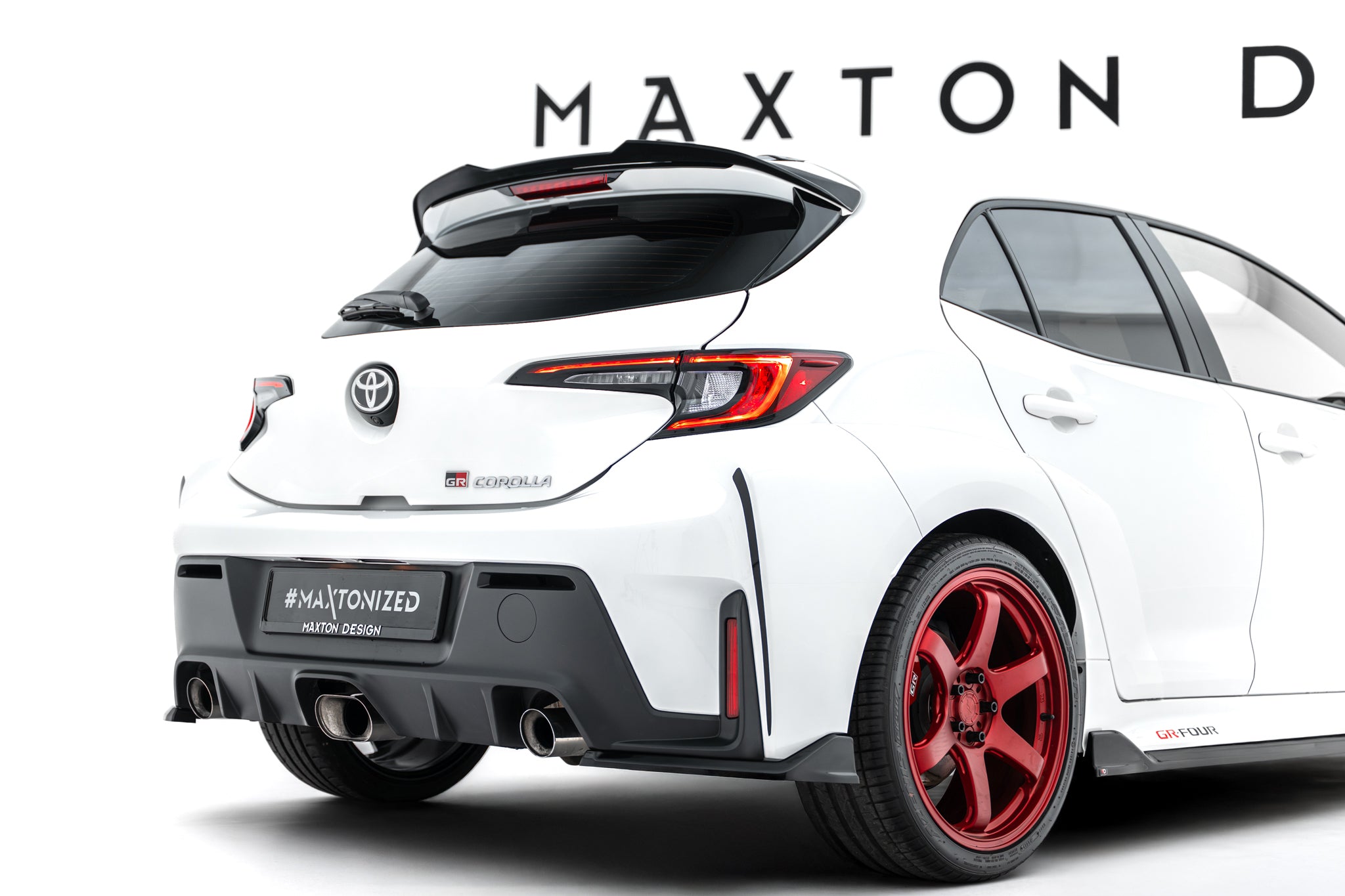 Maxton Design Heck Ansatz Flaps Diffusor V.2 passend für Toyota GR Corolla Mk12 schwarz Hochglanz