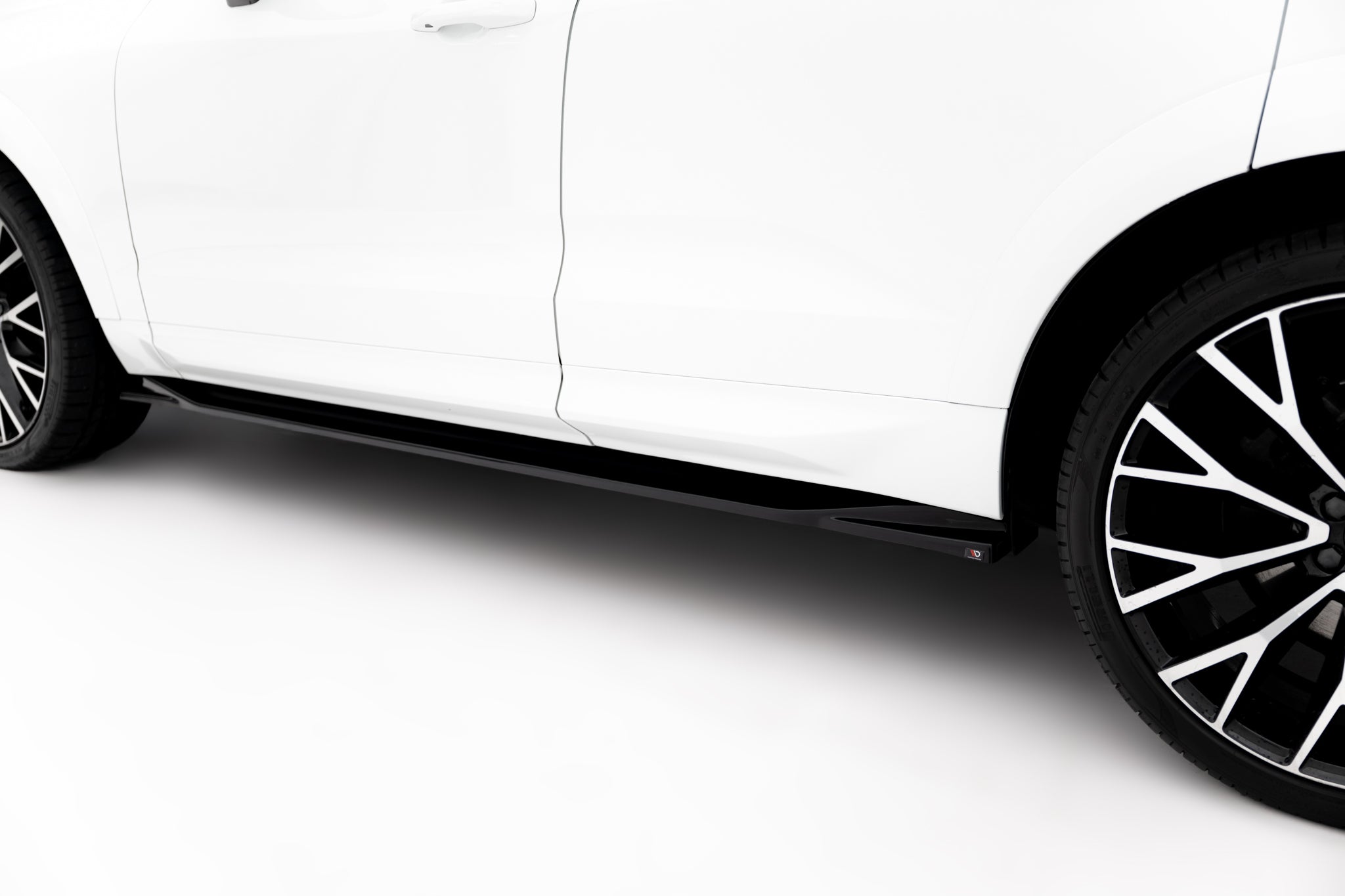 Maxton Design Street+ Seitenschweller Leisten passend für Volvo XC60 Mk2 R-Design schwarz Hochglanz