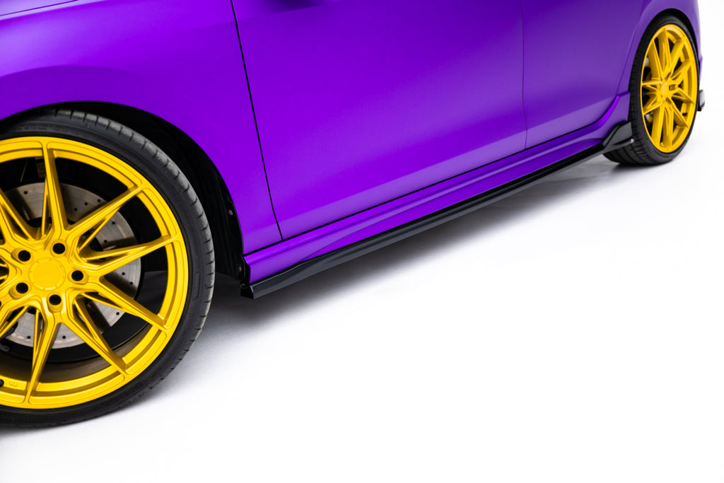 Maxton Design Street+ Seitenschweller Leisten passend für V.4 VW Golf R Hatchback Mk8 / Mk8 Facelift schwarz Hochglanz