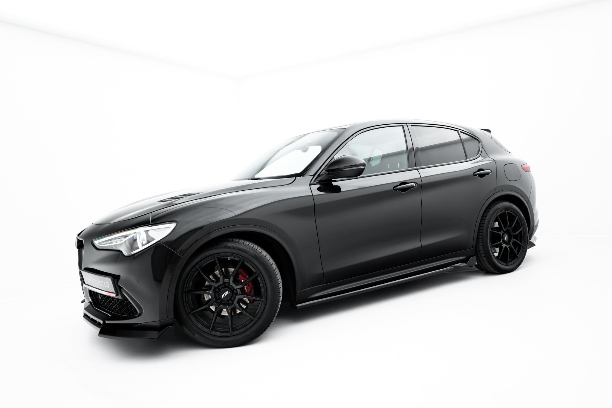 Maxton Design Street+ Seitenschweller Leisten V.2 passend für Alfa Romeo Stelvio Mk1 schwarz Hochglanz