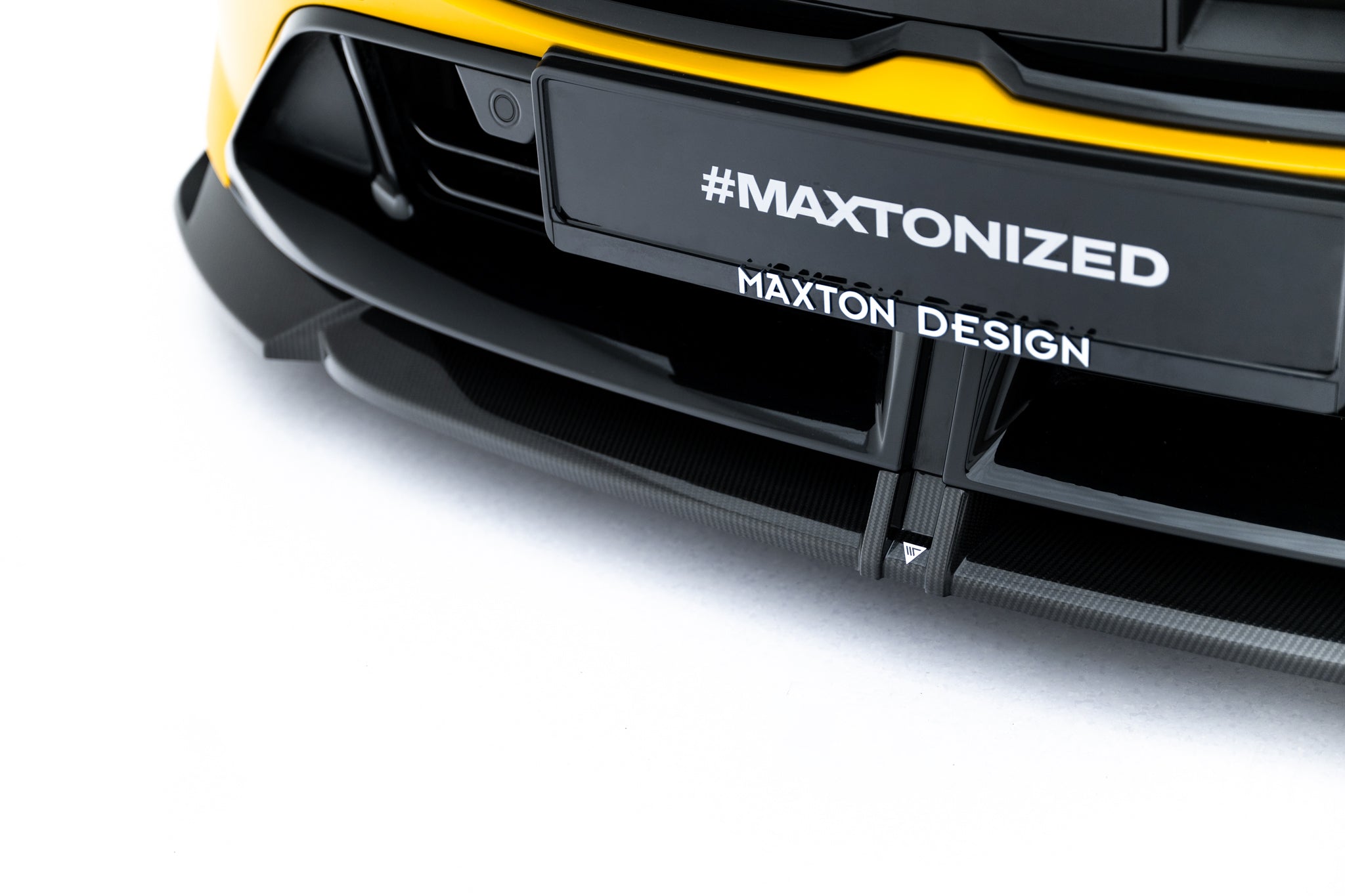 Maxton Design Prepreg Carbon Fiber Street+ Spoilerlippe Front Ansatz passend für BMW M135i / 1 M-Paket F70