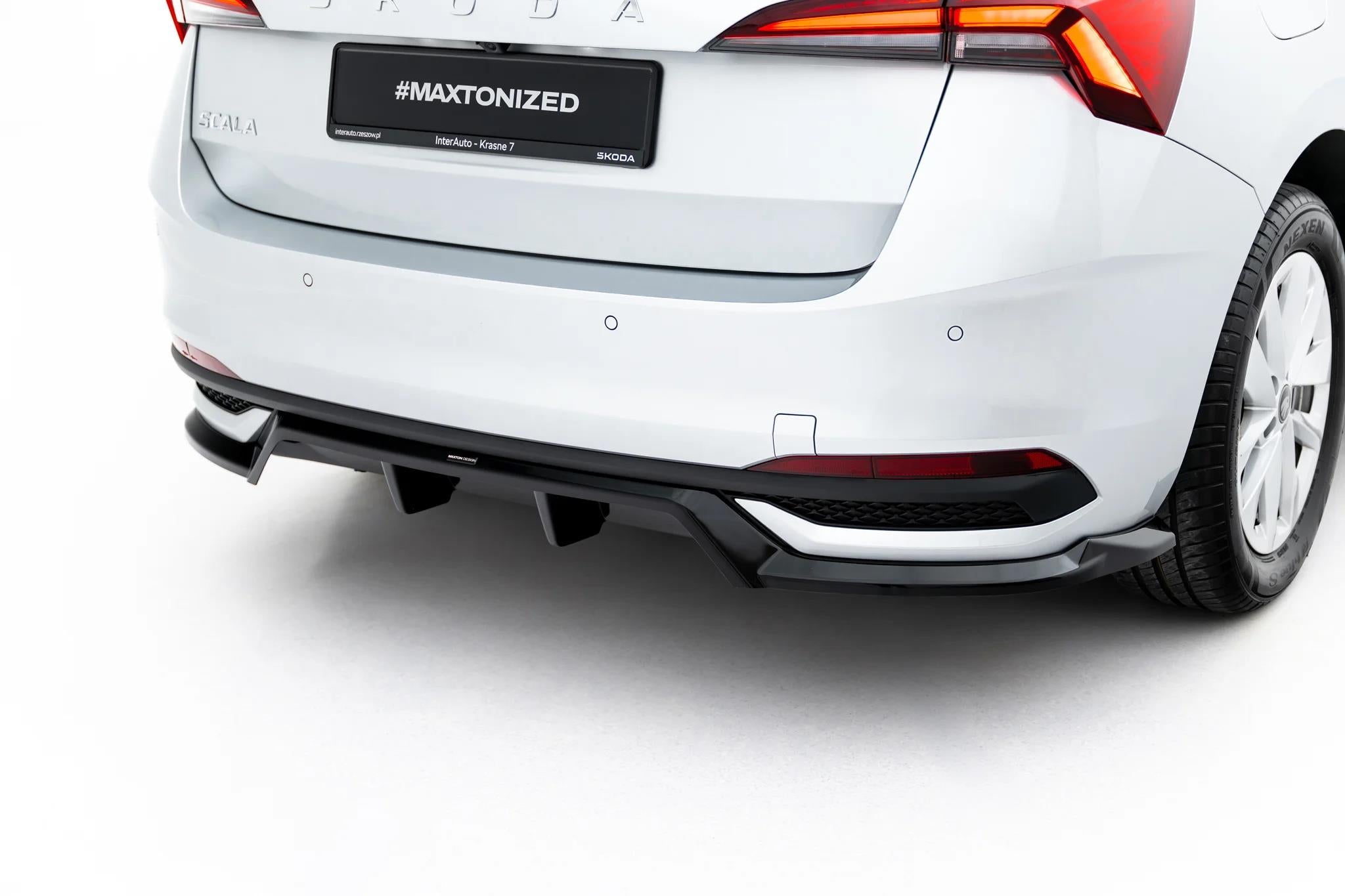Maxton Design Street+ Mittlerer Diffusor Race Passend für Skoda Scala Mk1 Facelift Schwarz Hochglanz