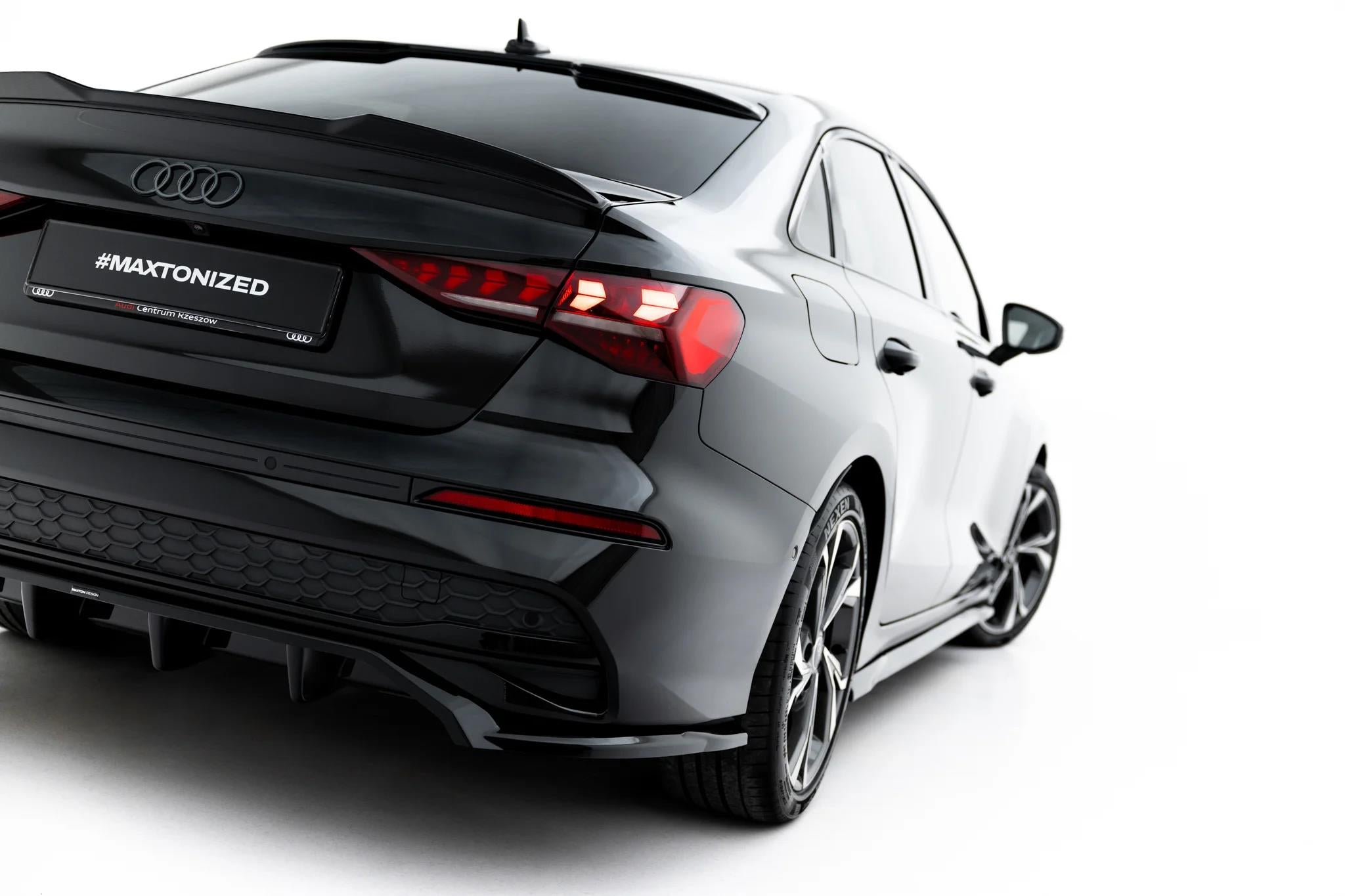 Maxton Design Street+ Mittlerer Diffusor Race Passend für Audi A3 Limousine 8Y Facelift Schwarz Hochglanz