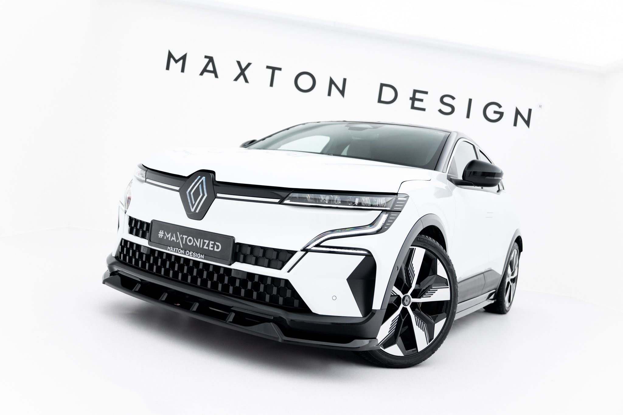Maxton Design Street+ Spoilerlippe Front Ansatz passend für Renault Megane E-Tech Electric Mk1 schwarz Hochglanz