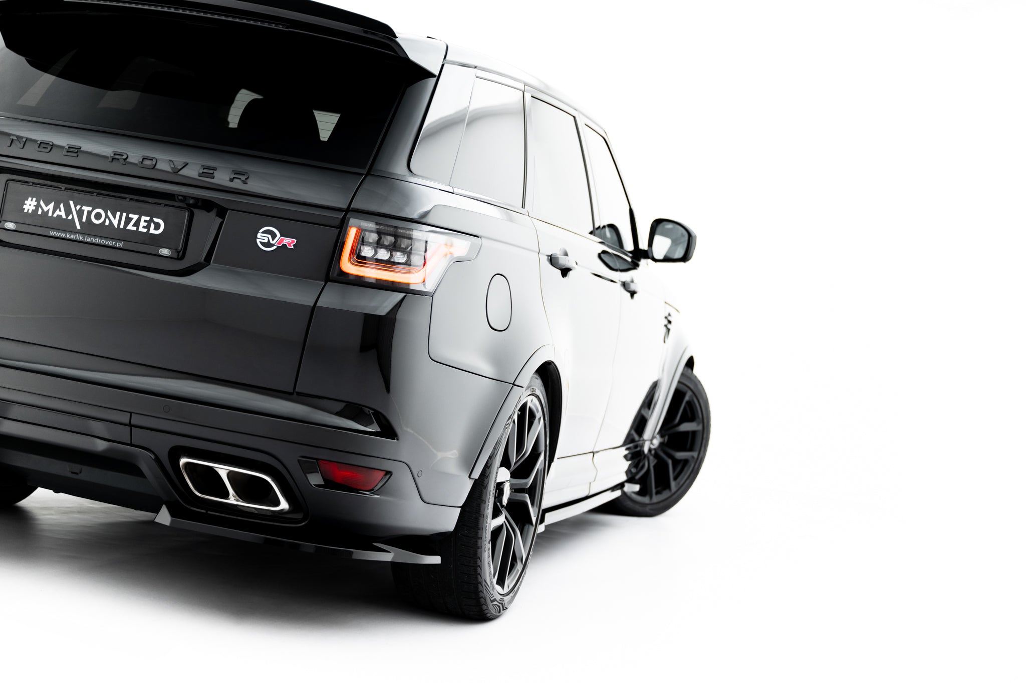 Maxton Design Heck Ansatz Flaps Diffusor passend für Land Rover Range Rover SVR Mk2 Facelift schwarz Hochglanz