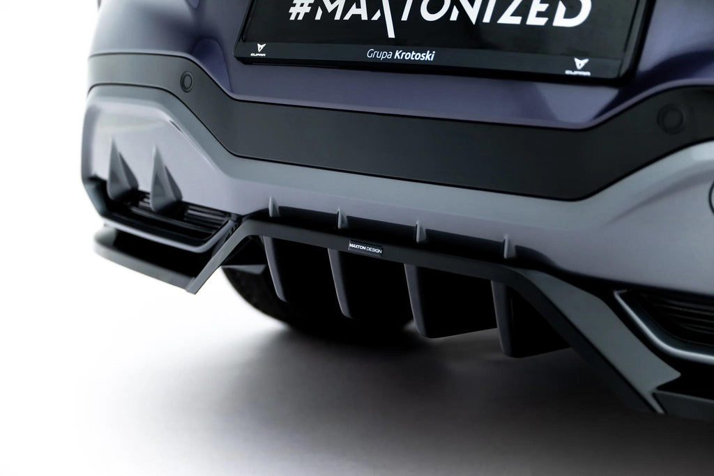 Maxton Design Street+ Mittlerer Diffusor RACE passend für V.3 Cupra Terramar Mk1 (mit AHK) schwarz Hochglanz