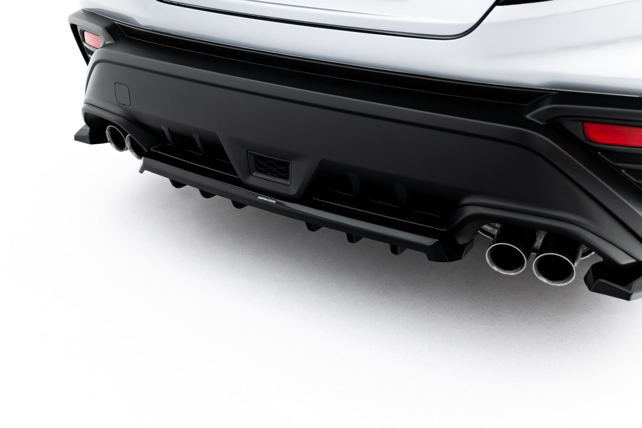 Maxton Design Street+ Mittlerer Diffusor RACE passend für Subaru WRX STI Mk2 schwarz Hochglanz
