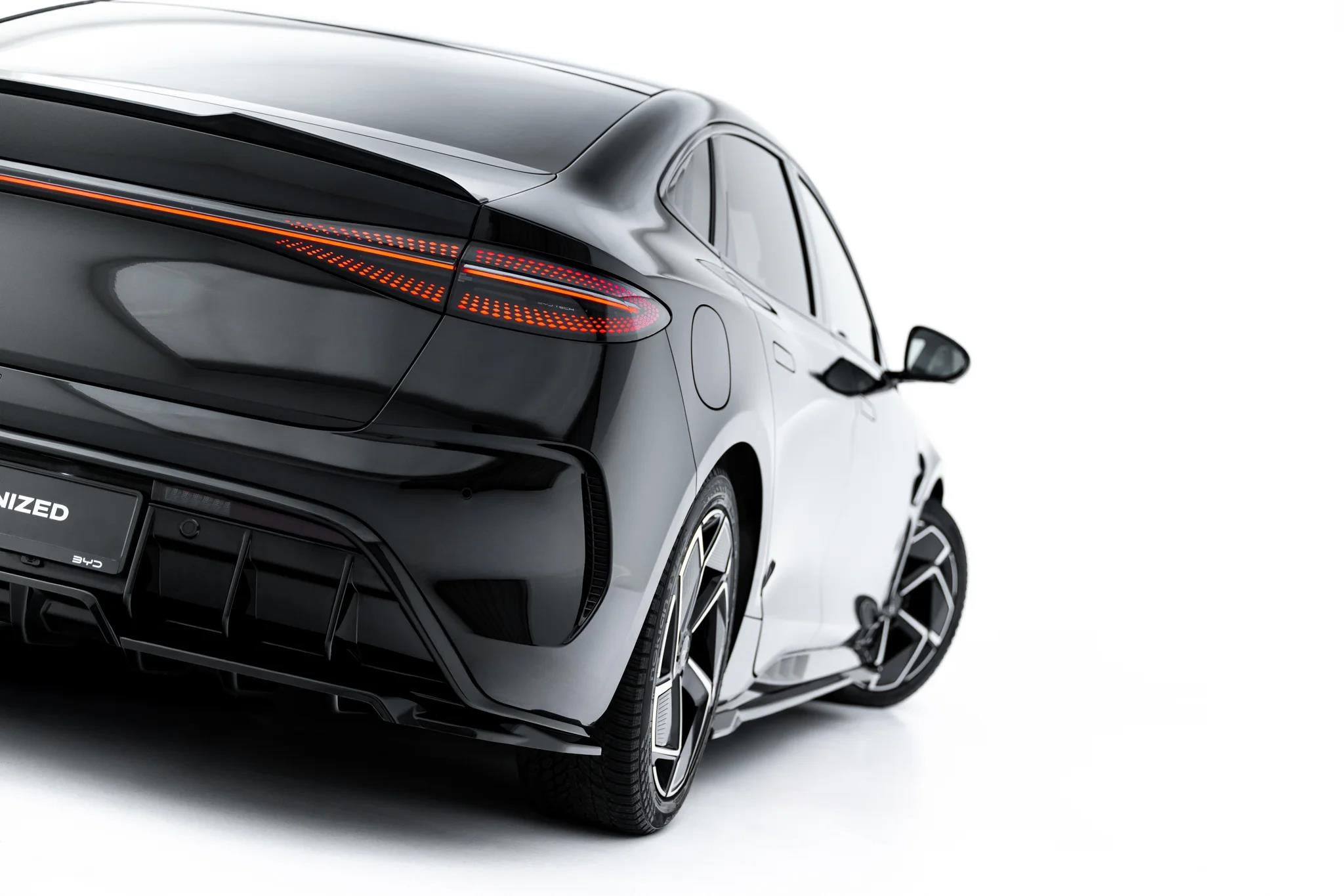 Maxton Design Street+ Mittlerer Diffusor RACE passend für BYD Seal Mk1 schwarz Hochglanz