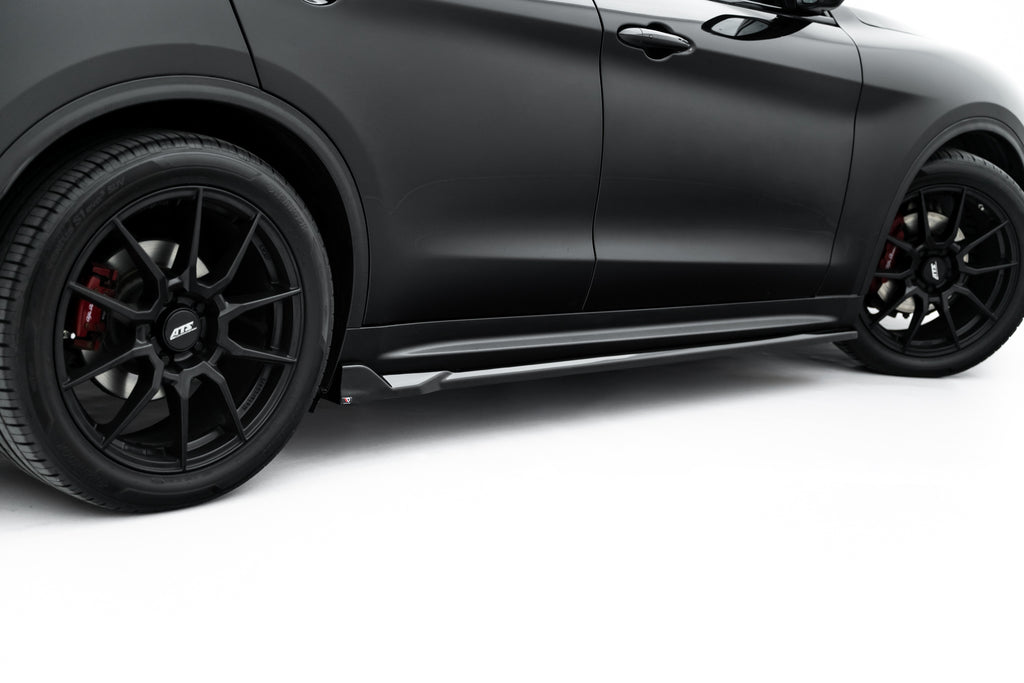 Maxton Design Street+ Seitenschweller Leisten V.2 passend für Alfa Romeo Stelvio Mk1 schwarz Hochglanz