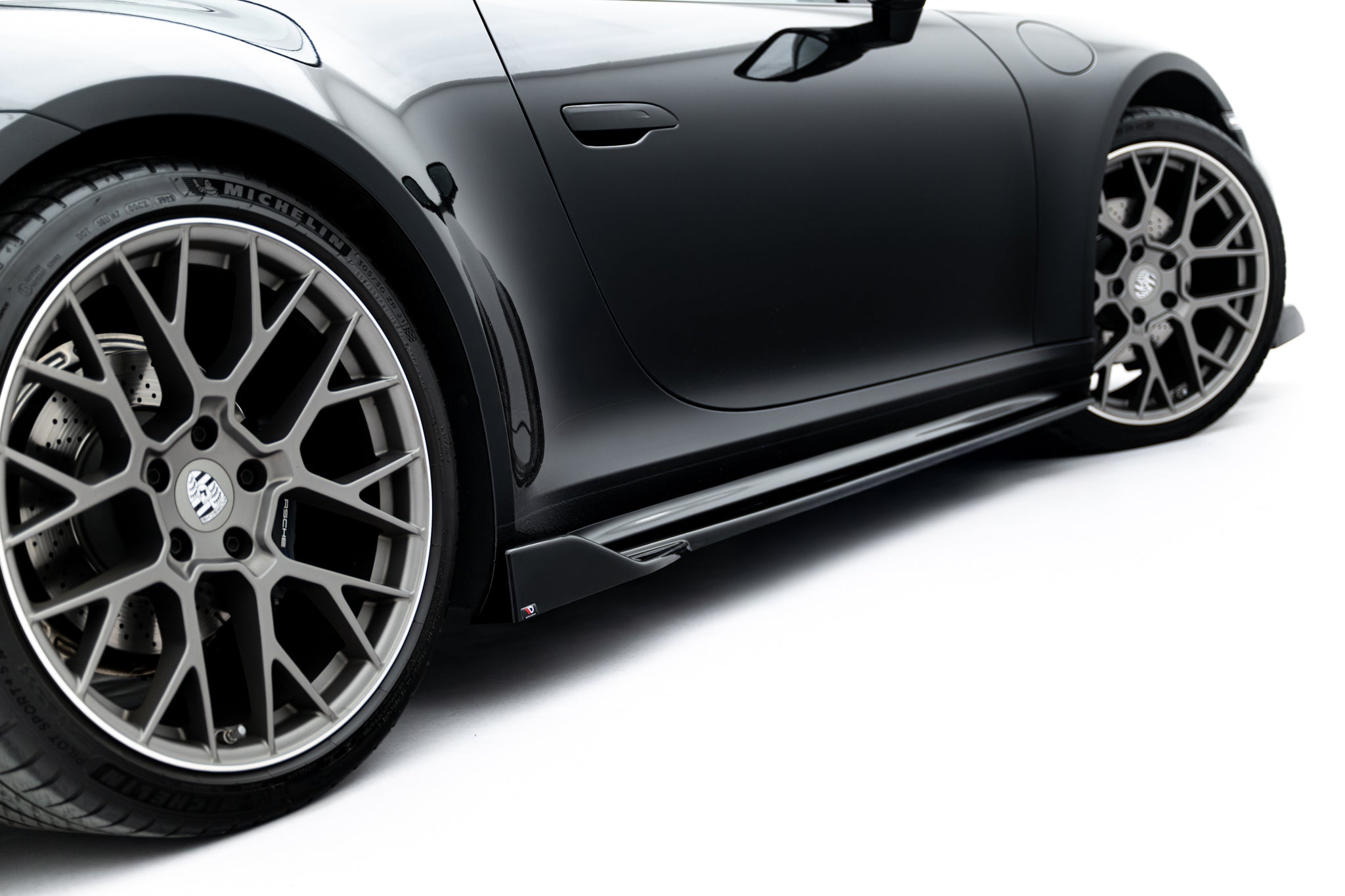 Maxton Design Street+ Seitenschweller Leisten V.2 passend für Porsche 911 Carrera Sport Design 992 schwarz Hochglanz