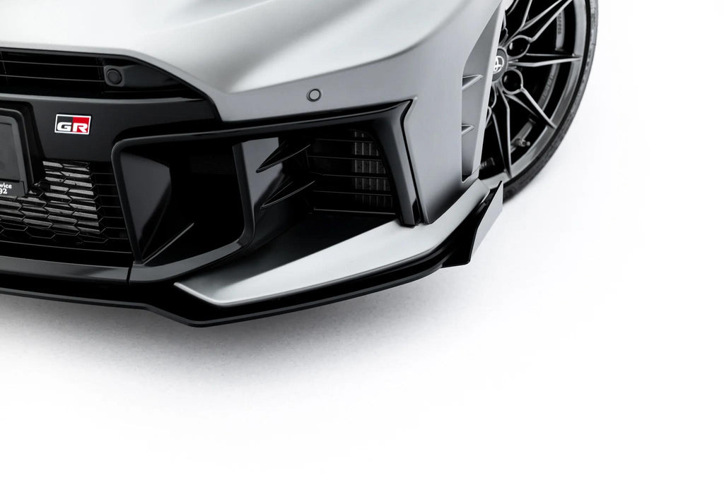 Maxton Design Street Pro Front Ansatz + Flaps für Toyota GR Yaris Mk4 Facelift schwarz Hochglanz