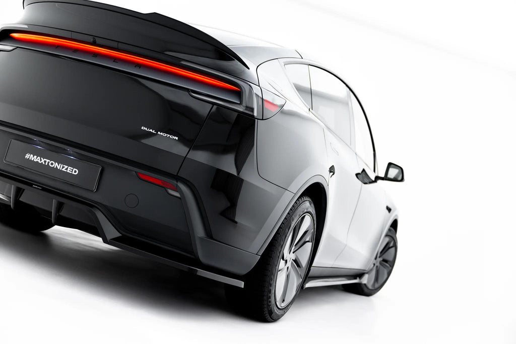 Maxton Design Street+ Mittlerer Diffusor RACE passend für Tesla Model Y Premium Mk1 Facelift schwarz Hochglanz