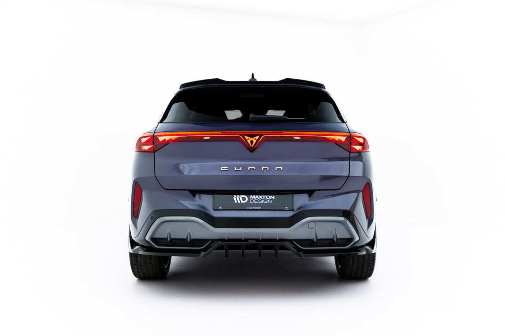 Maxton Design Street+ Mittlerer Diffusor RACE passend für V.1 Cupra Terramar Mk1 (Version ohne Anhängerkupplung) schwarz Hochglanz