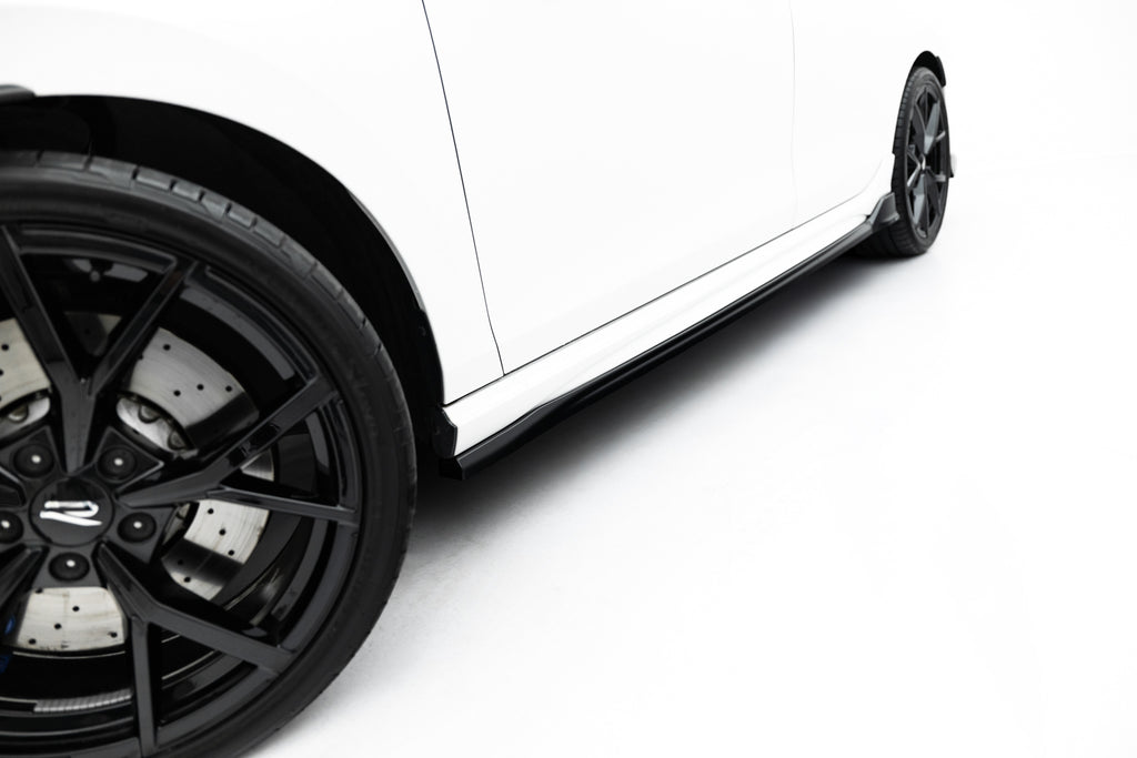 Maxton Design Street+ Seitenschweller Leisten passend für VW Golf R Variant Mk8 / Mk8 Facelift schwarz Hochglanz