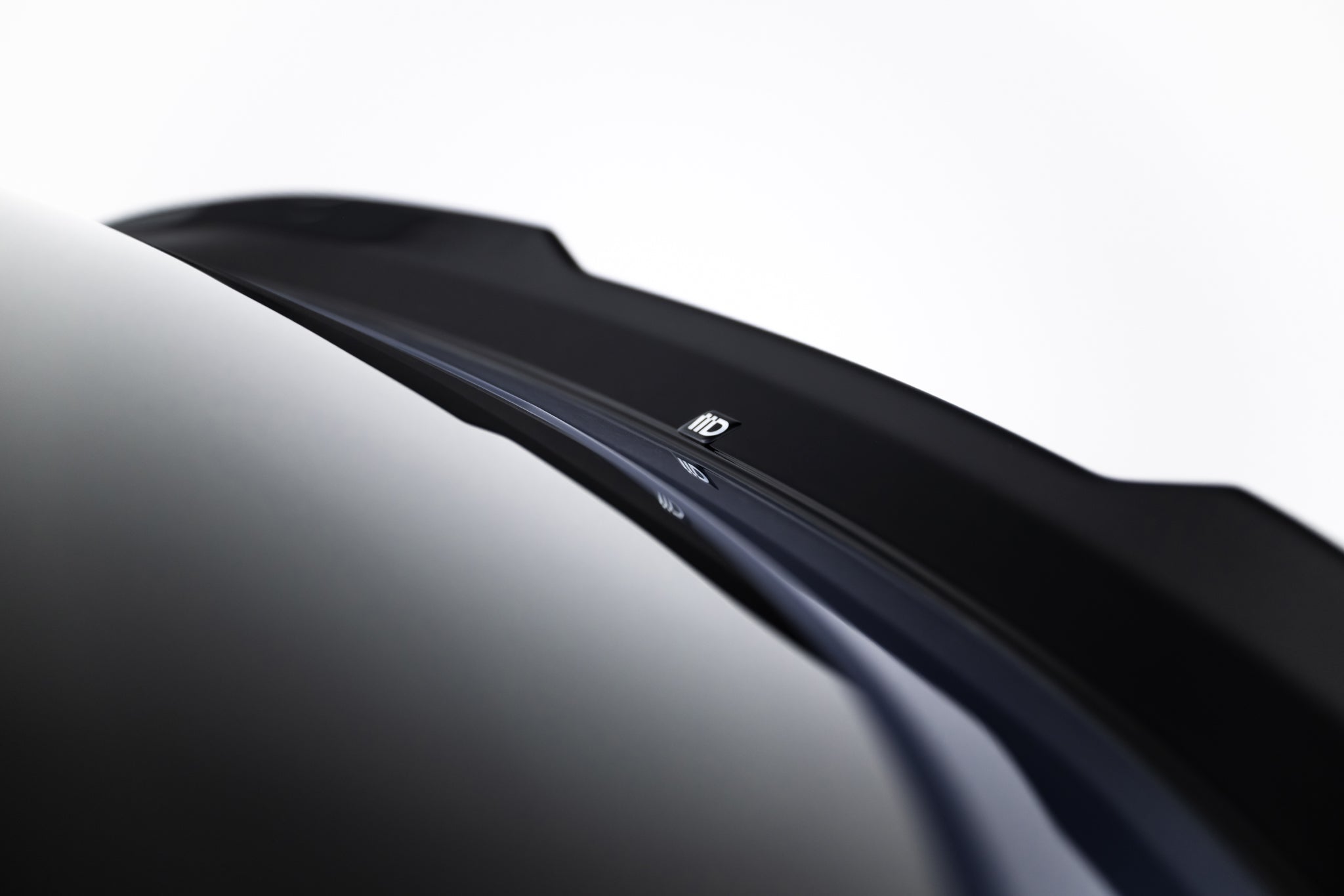 Maxton Design Spoiler CAP passend für Cupra Tavascan Mk1 schwarz Hochglanz