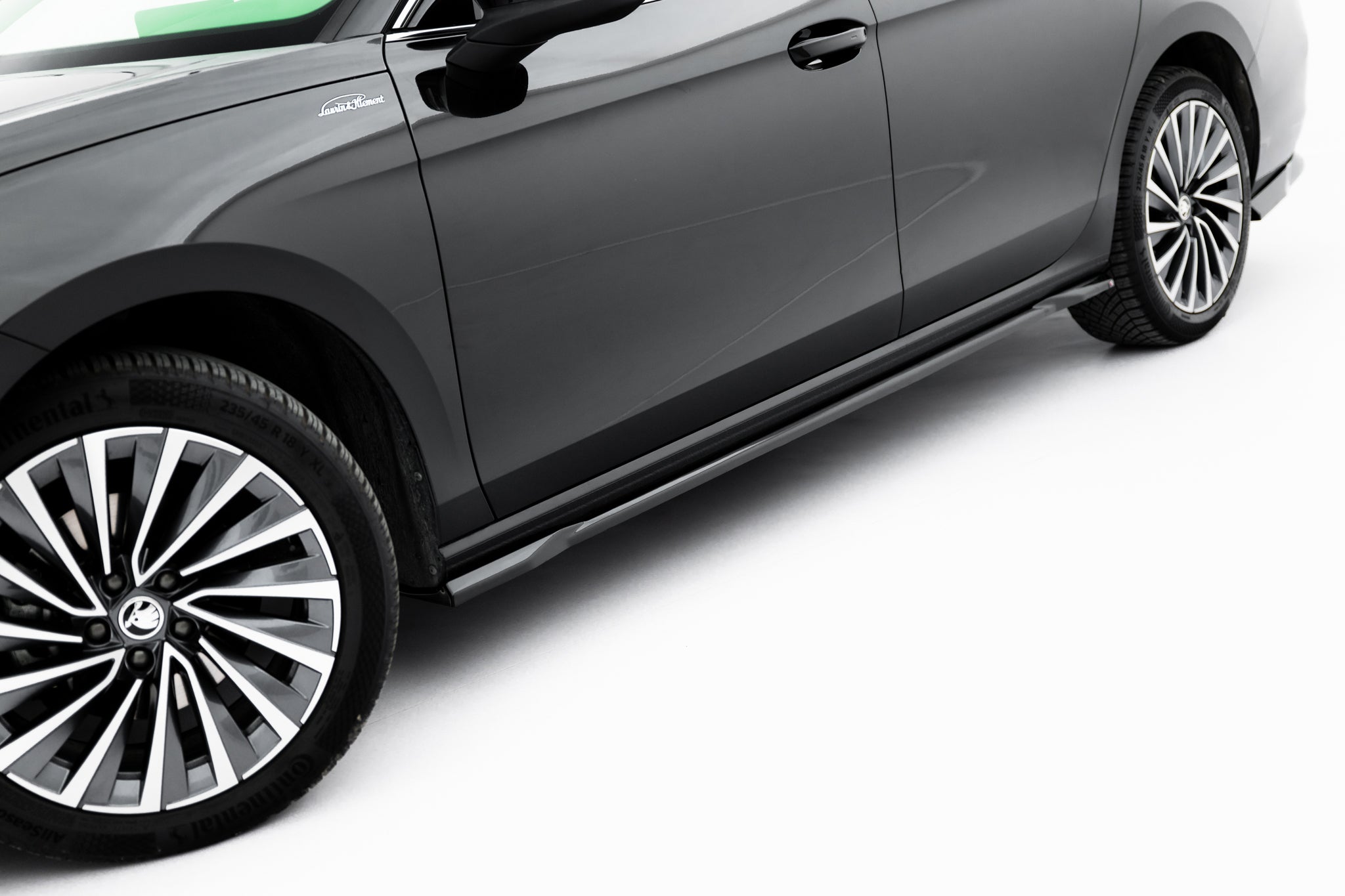 Maxton Design Street+ Seitenschweller Leisten passend für V.1 passend für Skoda Superb Mk4 schwarz Hochglanz