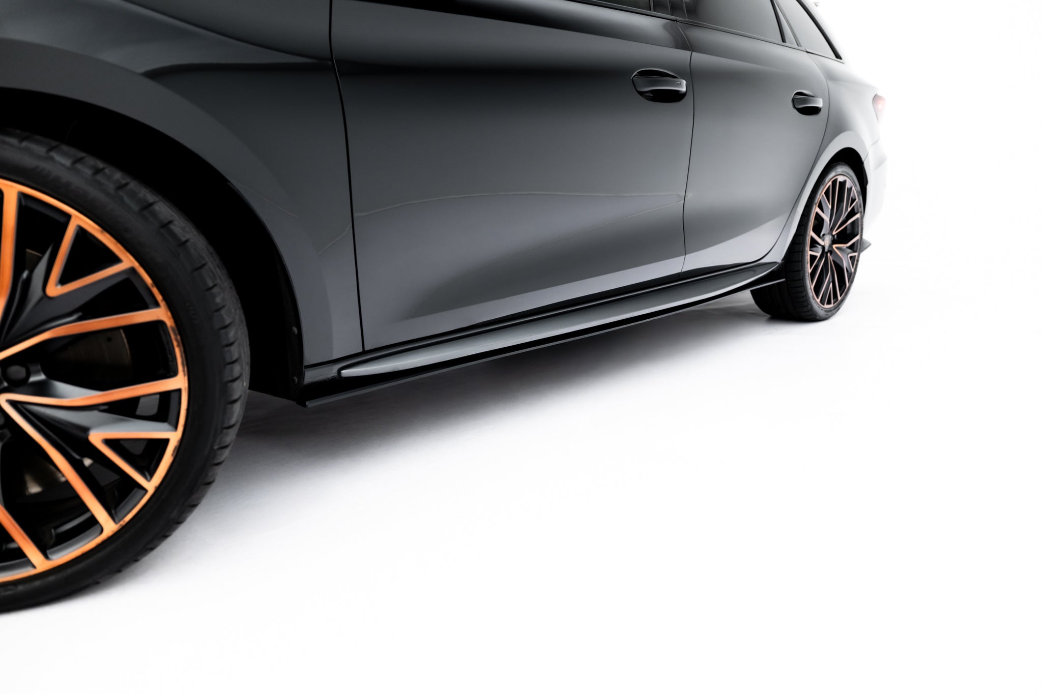 Maxton Design Street Pro Street+ Seitenschweller Leisten passend für Cupra Leon ST / Hatchback Aero Mk1 / Mk1 Facelift