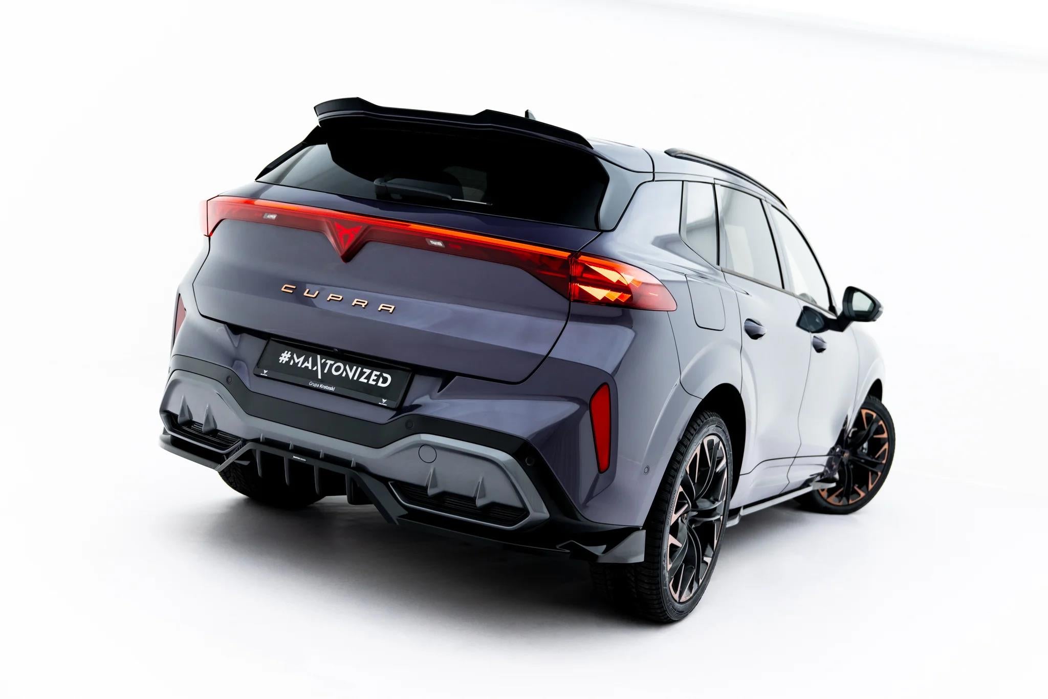Maxton Design Street+ Mittlerer Diffusor RACE passend für V.3 Cupra Terramar Mk1 (mit AHK) schwarz Hochglanz