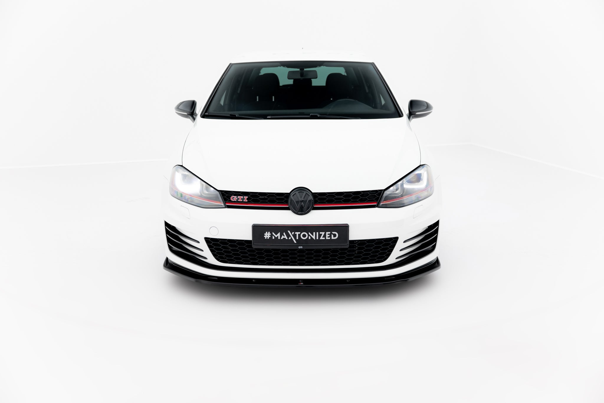 Maxton Design Street+ Spoilerlippe Front Ansatz V.1 passend für VW Golf GTI / GTD Mk7 schwarz Hochglanz