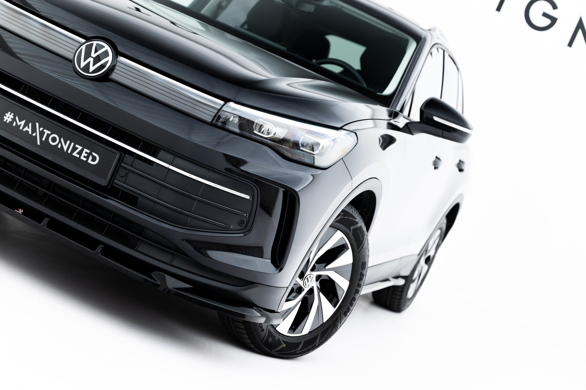 Maxton Design Street+ Spoilerlippe Front Ansatz V.1 passend für VW Tiguan Mk3 schwarz Hochglanz