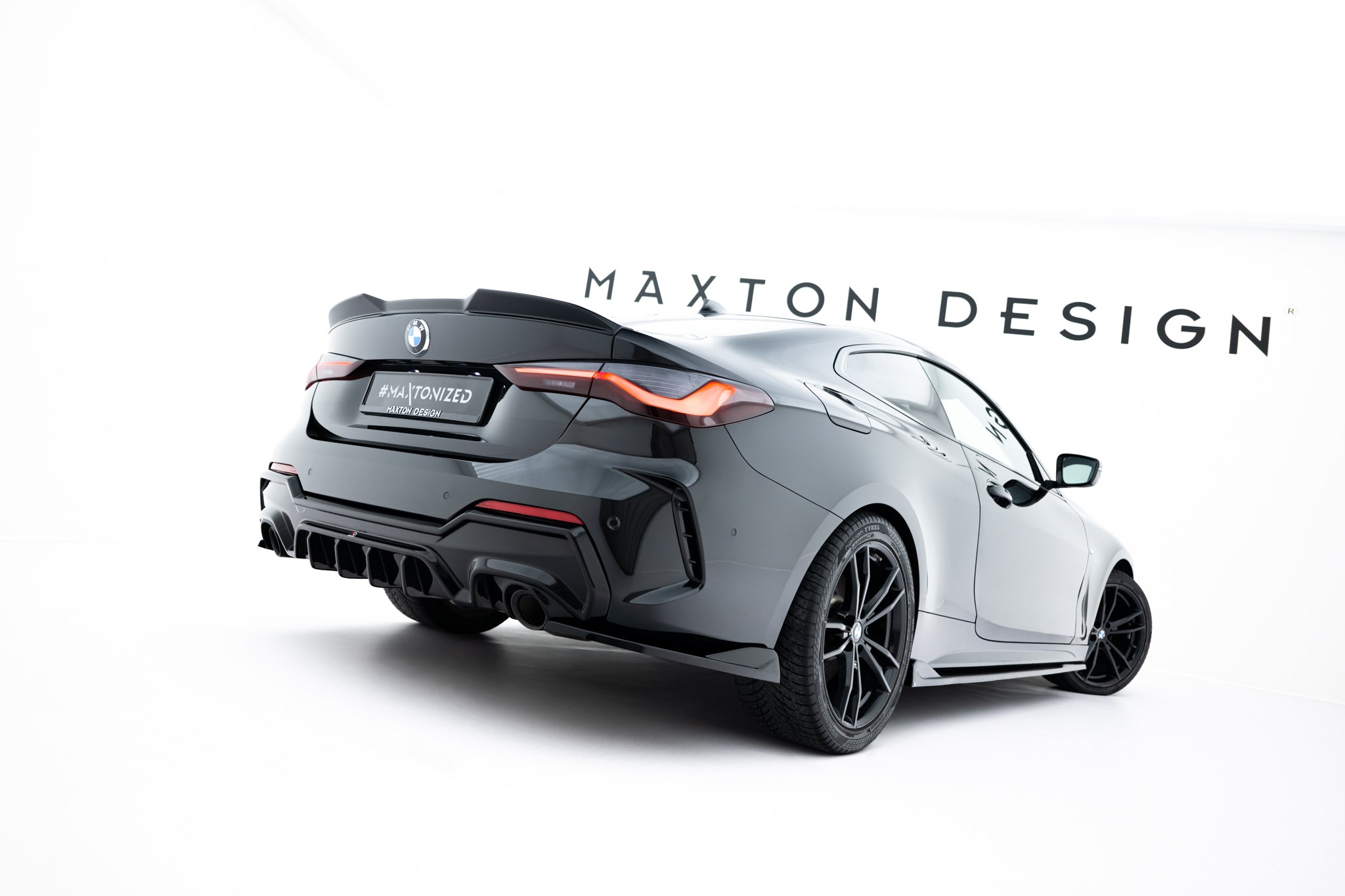 Maxton Design Heck Ansatz Flaps Diffusor V.8 passend für BMW 4er M-Paket G22 / G23 / G22 Facelift / G23 Facelift schwarz Hochglanz