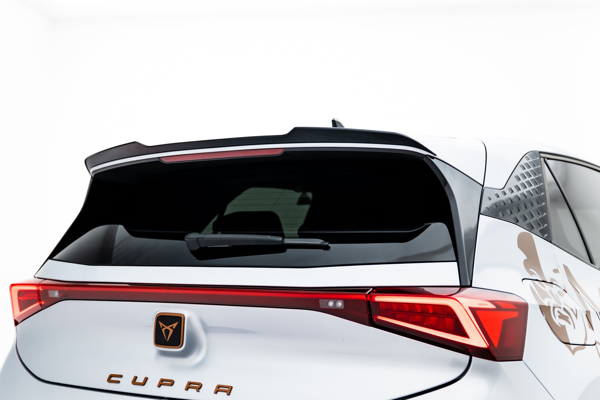 Maxton Design Spoiler CAP passend für Cupra Born Mk1 schwarz Hochglanz
