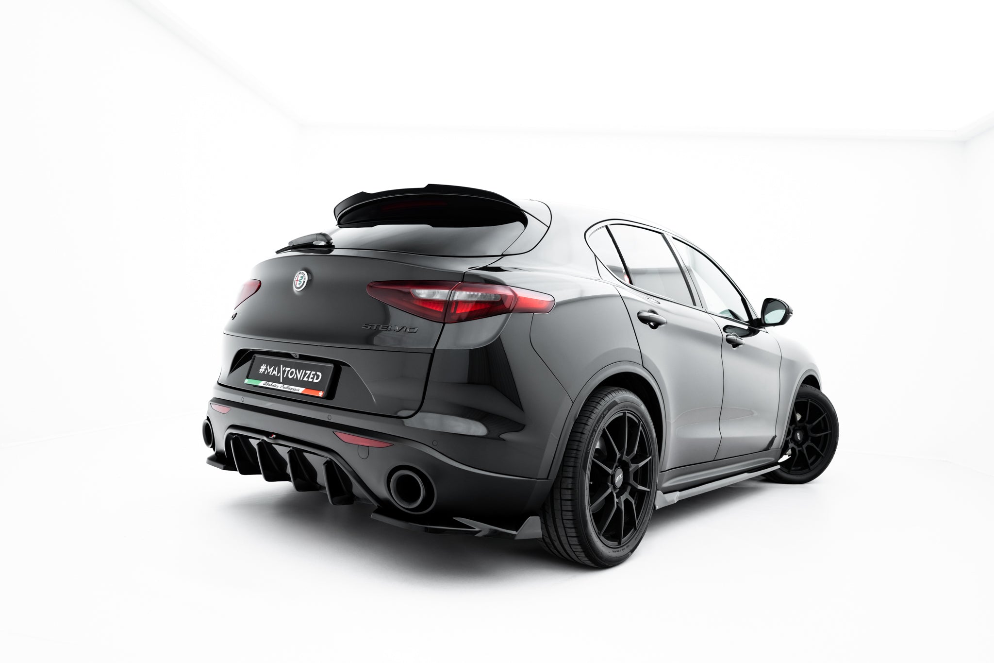 Maxton Design Heck Ansatz Flaps Diffusor V.2 passend für Alfa Romeo Stelvio Mk1 schwarz Hochglanz