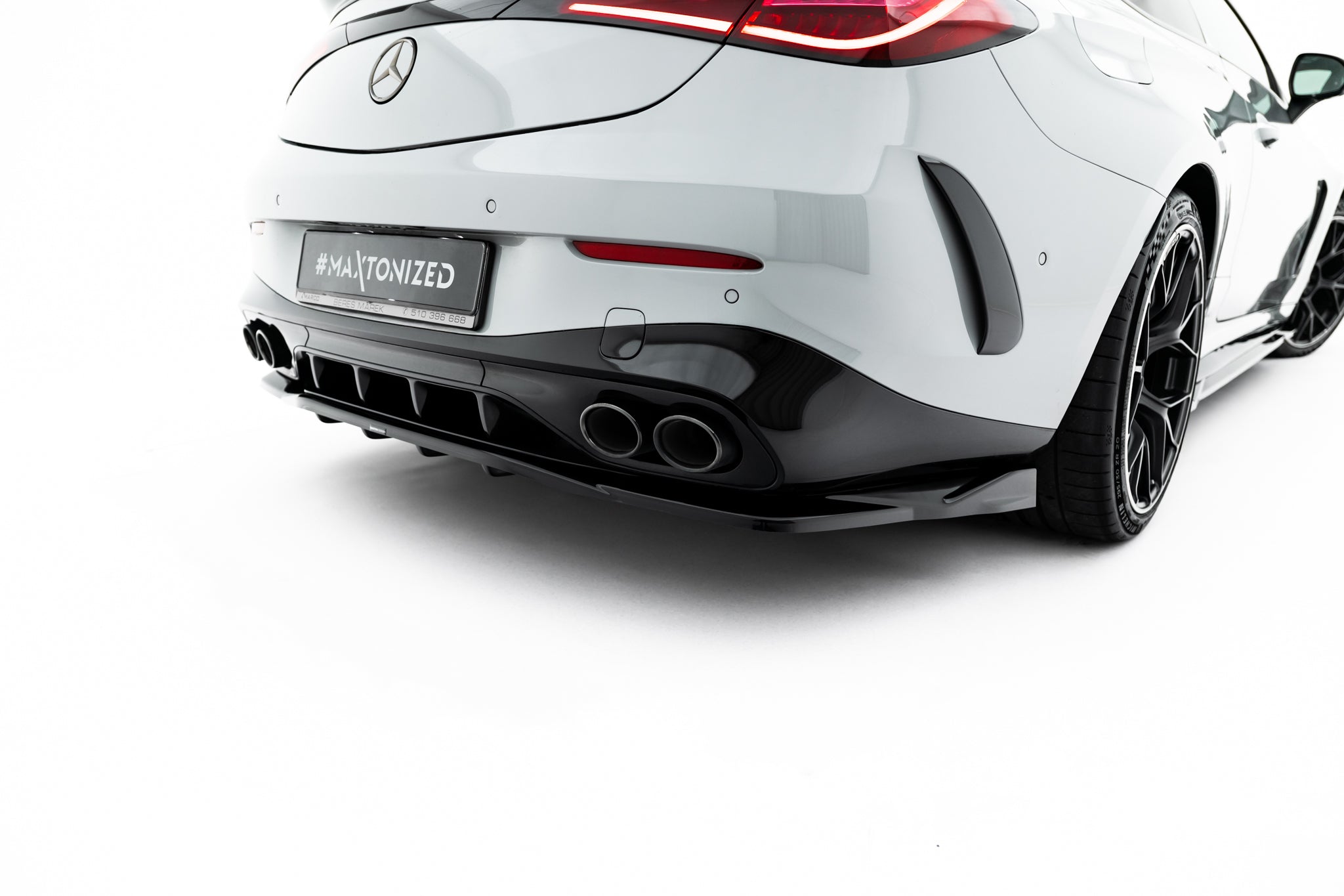 Maxton Design Street+ Mittlerer Diffusor RACE passend für Mercedes-AMG CLE 53 Aero C236 schwarz Hochglanz