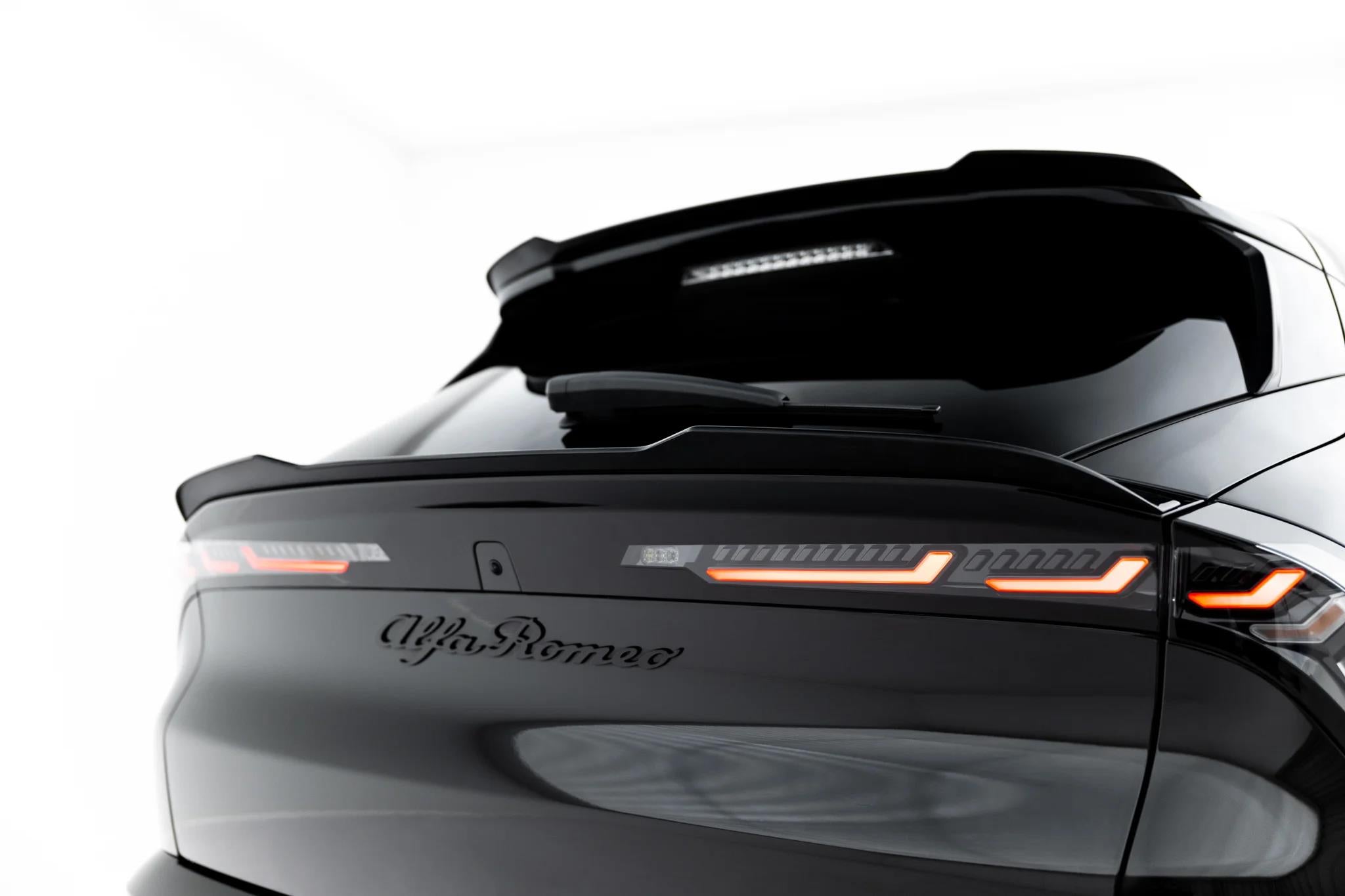 Maxton Design Niedriger Heckspoiler Lippe Alfa Romeo Junior Mk1 Schwarz Hochglanz