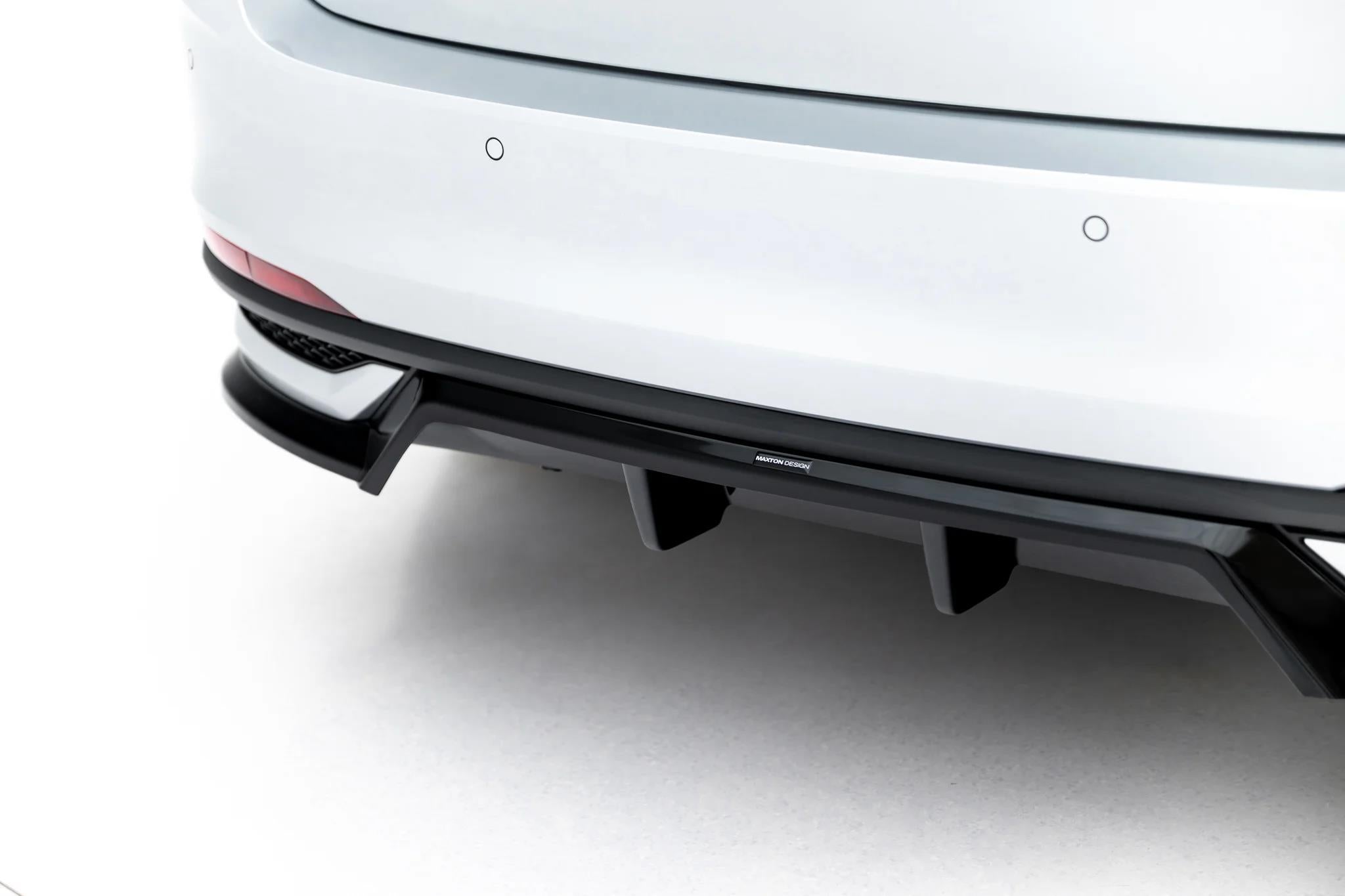 Maxton Design Street+ Mittlerer Diffusor Race Passend für Skoda Scala Mk1 Facelift Schwarz Hochglanz