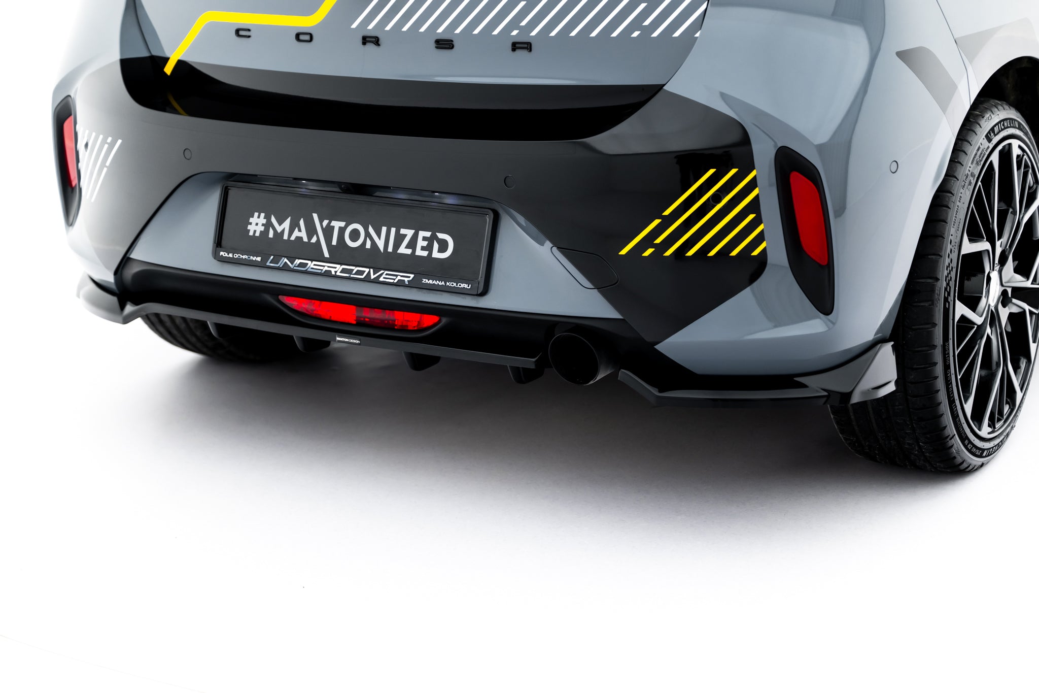 Maxton Design Street+ Mittlerer Diffusor RACE passend für Opel Corsa F Facelift (Mk6 Facelift) schwarz Hochglanz