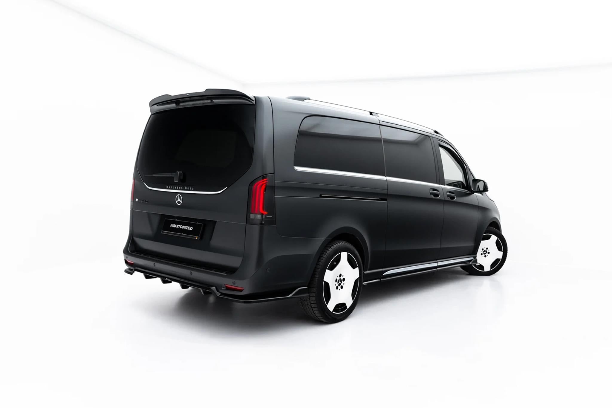 Maxton Design Street+ Mittlerer Diffusor Race Passend für Mercedes-Benz V AMG-Line W447 Facelift 2 Schwarz Hochglanz