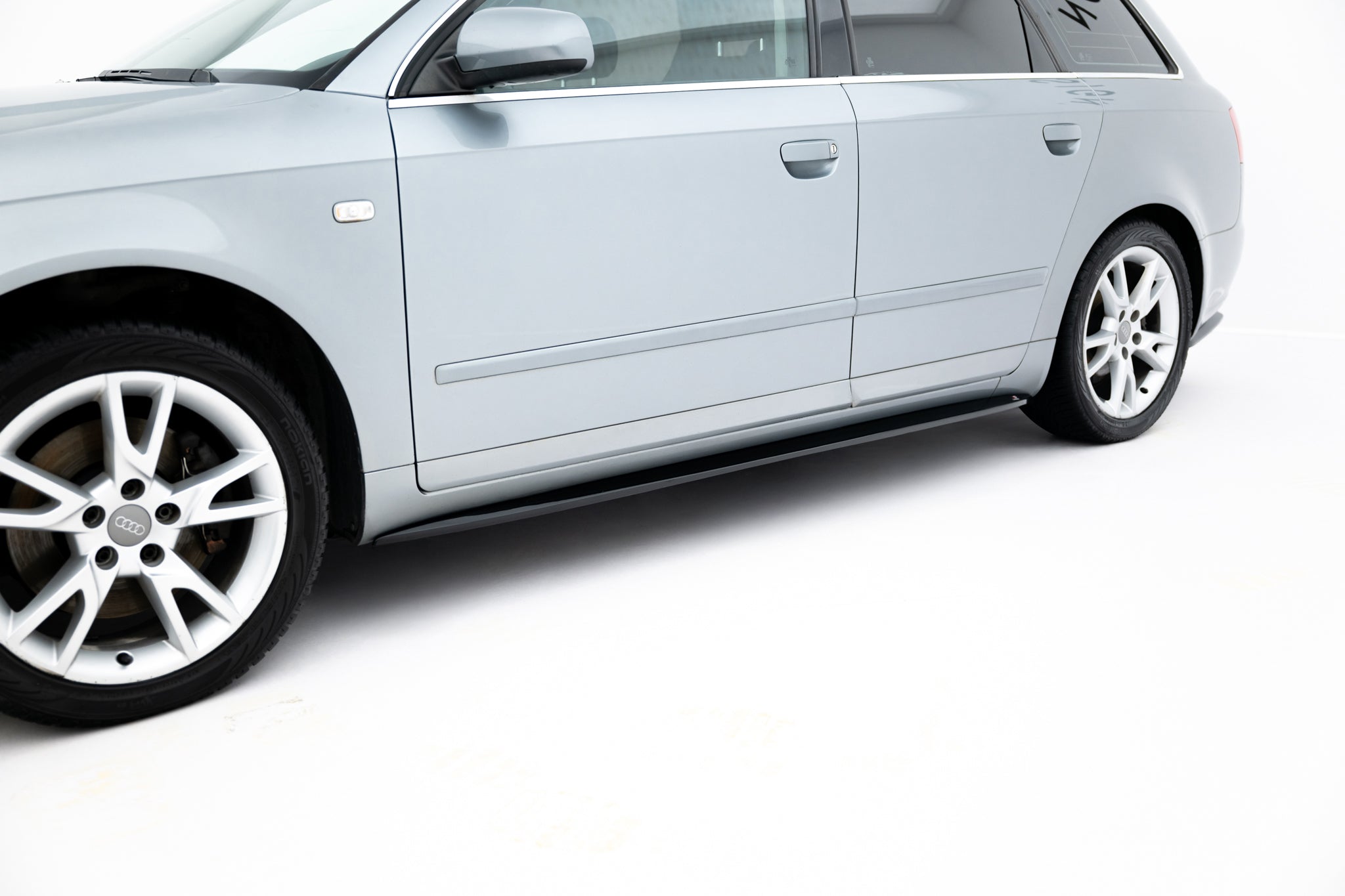 Maxton Design Street+ Seitenschweller Leisten passend für V.1 passend für Audi S4 / A4 / A4 S-Line B6 / B7 schwarz Hochglanz