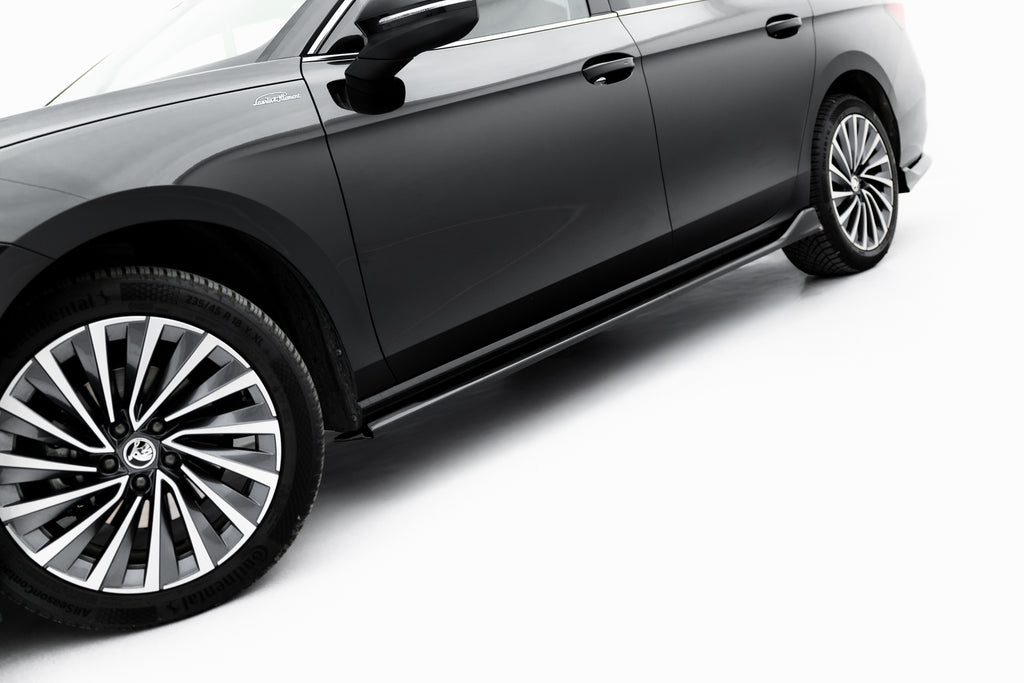 Maxton Design Street+ Seitenschweller Leisten V.2 passend für Skoda Superb Mk4 schwarz Hochglanz