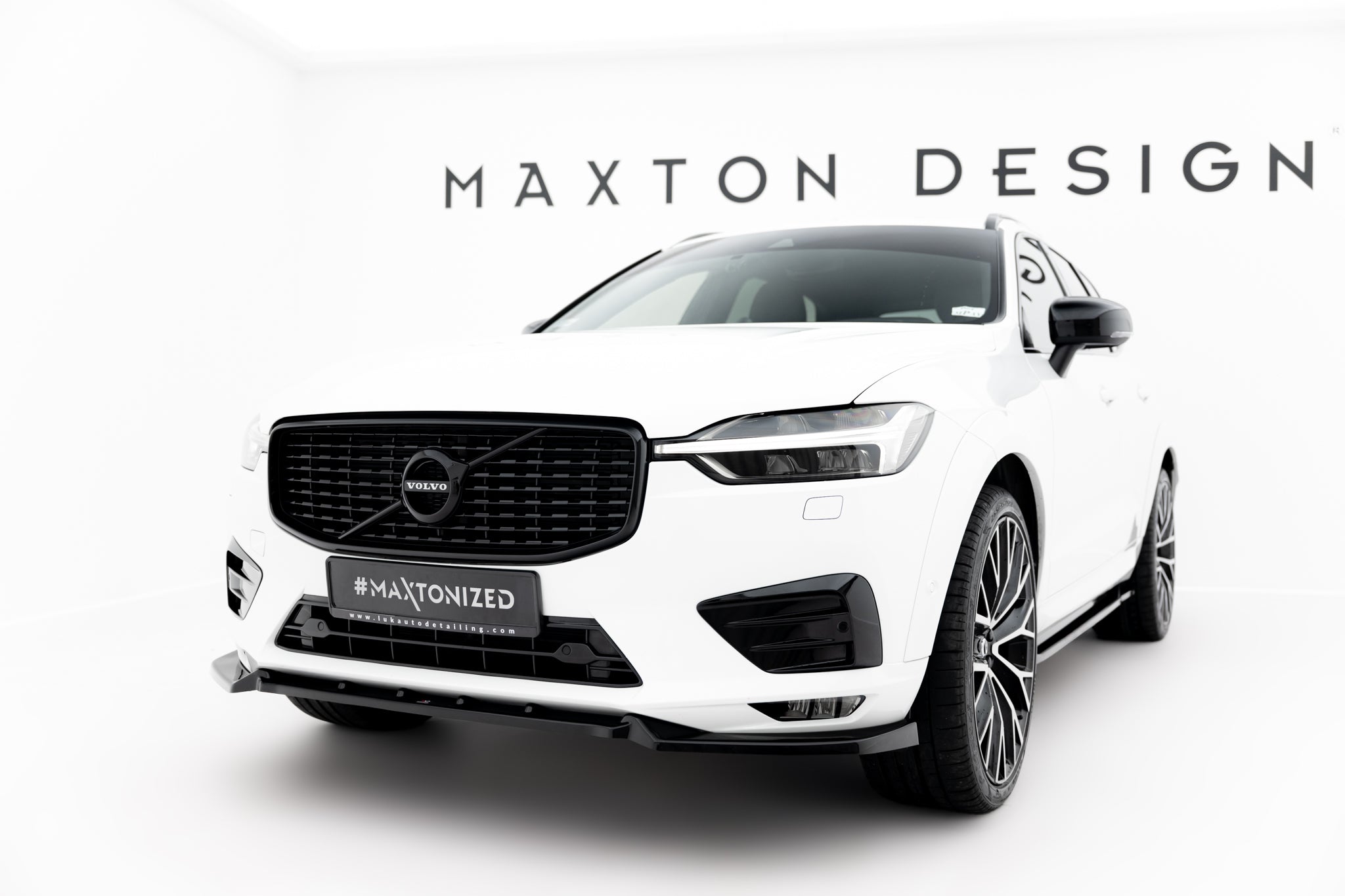 Maxton Design Street+ Spoilerlippe Front Ansatz V.2 passend für Volvo XC60 Mk2 R-Design schwarz Hochglanz