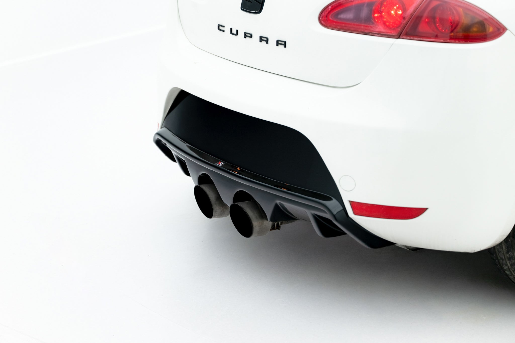 Maxton Design Diffusor Heck Ansatz passend für Seat Leon Cupra/ FR Mk2 schwarz Hochglanz