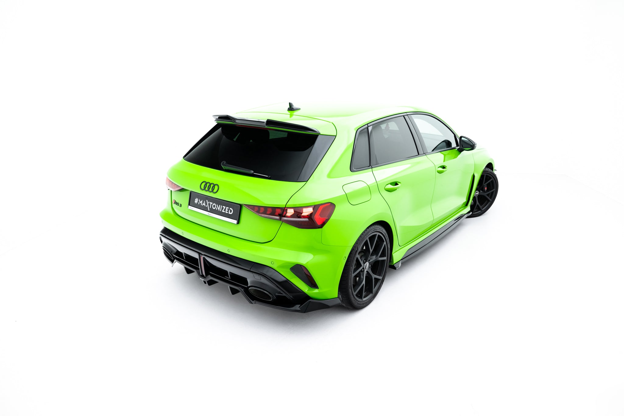 Maxton Design Street+ Mittlerer Diffusor RACE passend für V.1 Audi RS3 Sportback 8Y Facelift schwarz Hochglanz