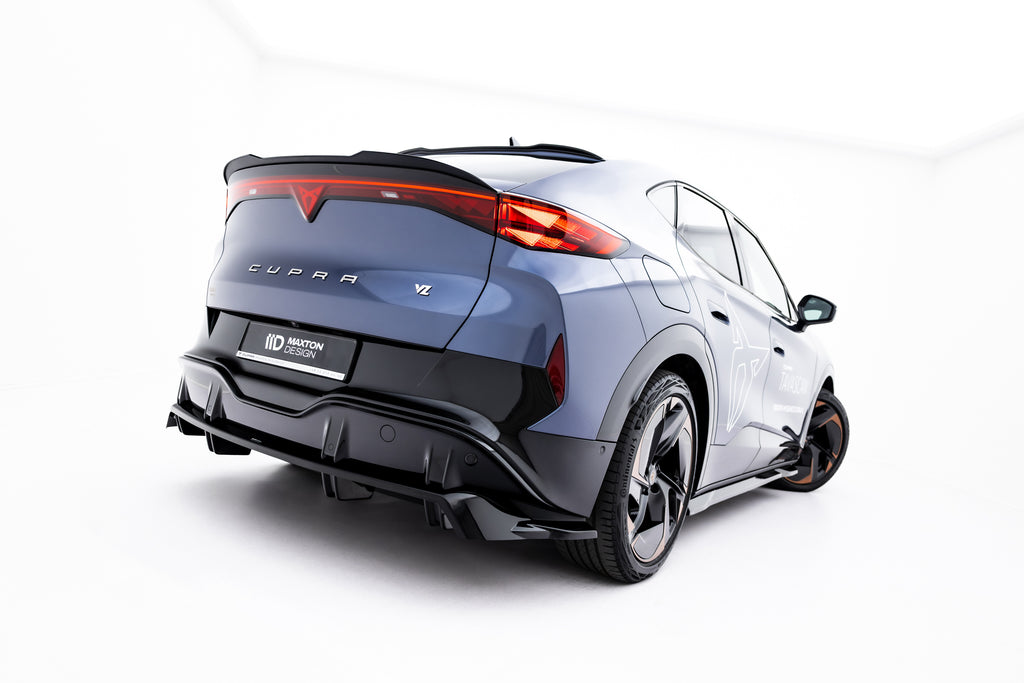 Maxton Design Street+ Mittlerer Diffusor RACE passend für Cupra Tavascan Mk1 schwarz Hochglanz