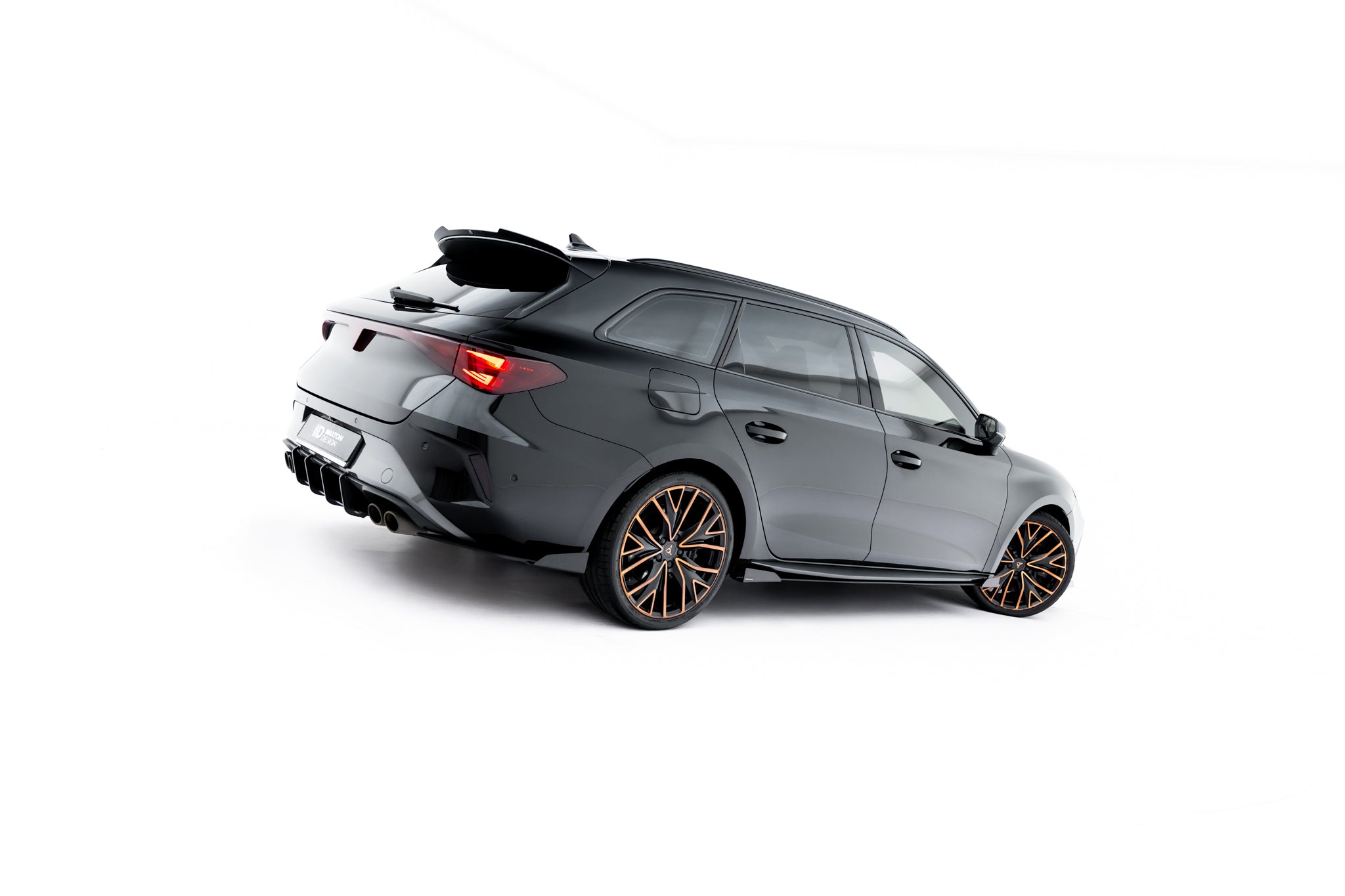 Maxton Design Street Pro Street+ Seitenschweller Leisten + Flaps passend für Cupra Leon ST / Hatchback Aero Mk1 / Mk1 Facelift schwarz Hochglanz