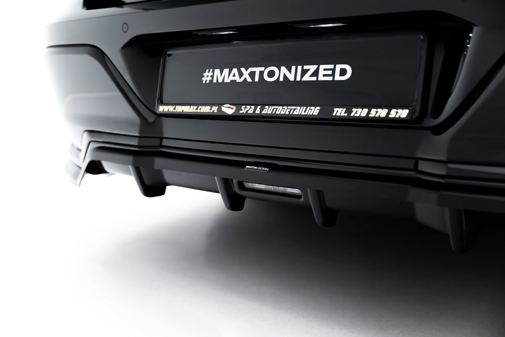 Maxton Design Street+ Mittlerer Diffusor RACE V.2 passend für BMW 7 M-Paket G70 schwarz Hochglanz