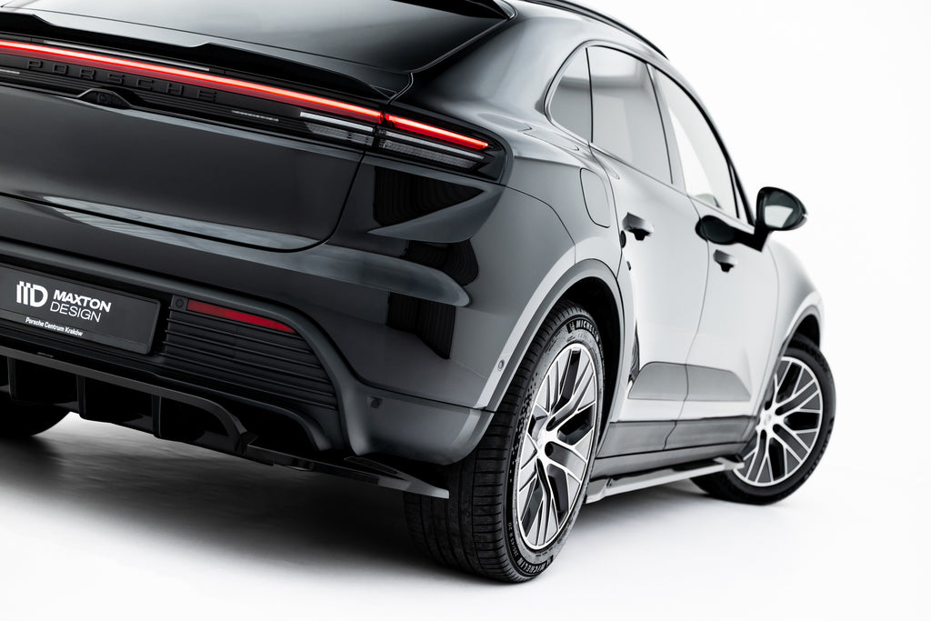 Maxton Design Street+ Mittlerer Diffusor RACE passend für Porsche Macan EV Mk1 schwarz Hochglanz