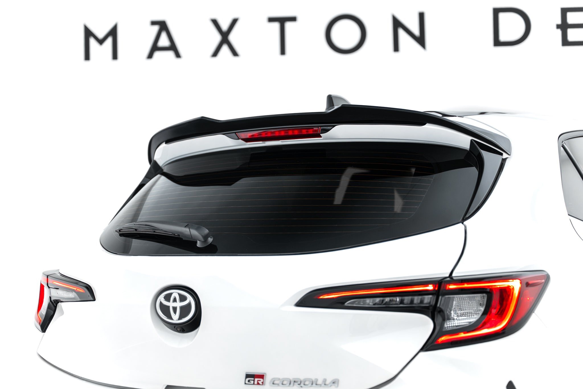 Maxton Design Spoiler CAP passend für Toyota GR Corolla Mk12 schwarz Hochglanz