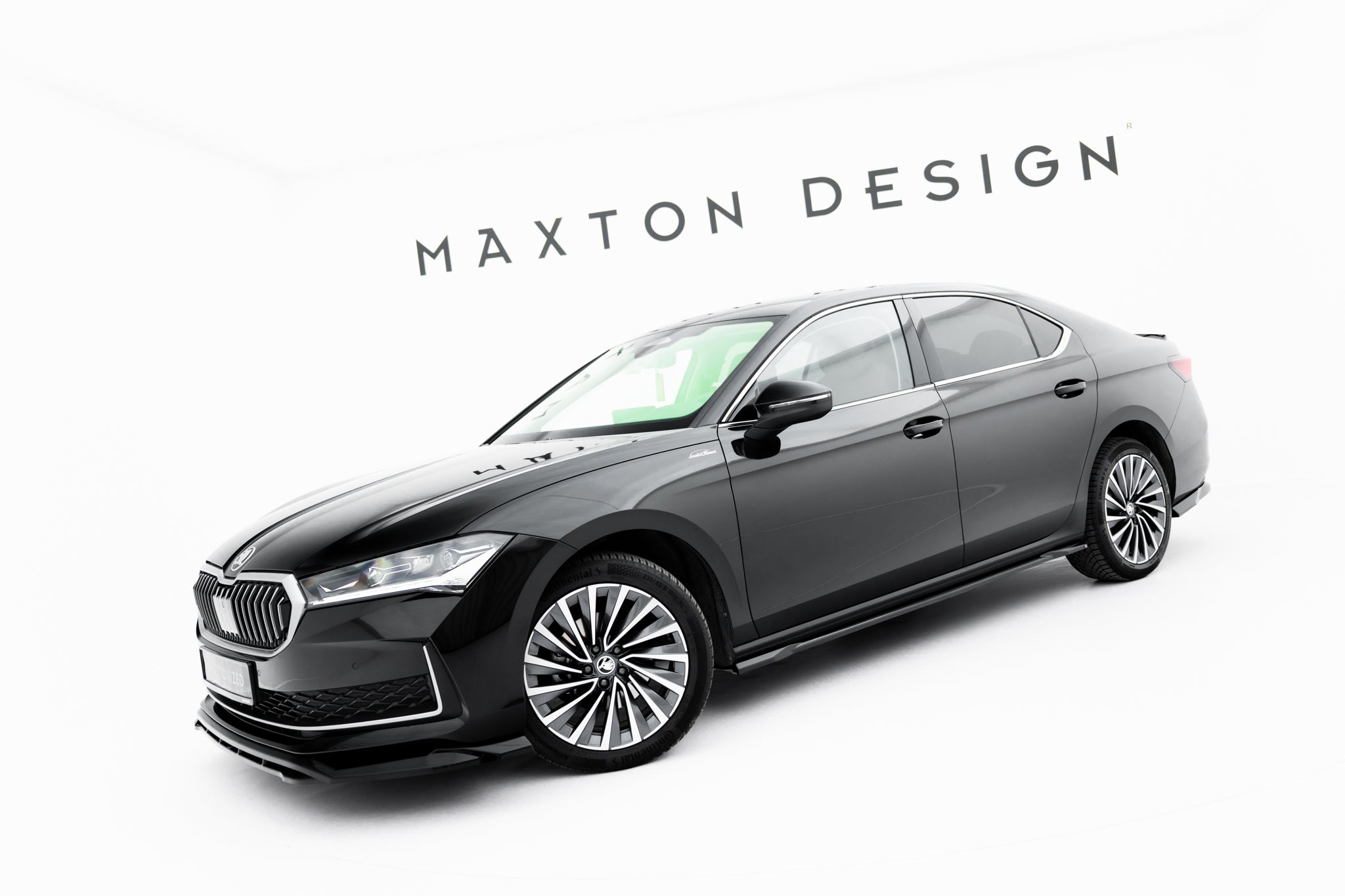 Maxton Design Street+ Seitenschweller Leisten passend für V.1 passend für Skoda Superb Mk4 schwarz Hochglanz