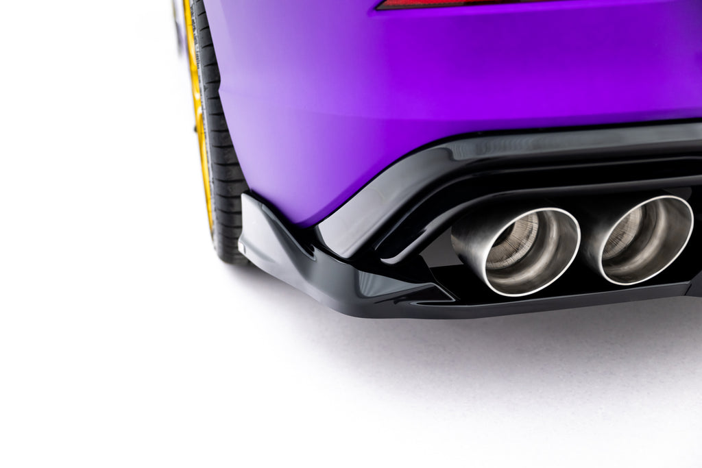 Maxton Design Street+ Mittlerer Diffusor RACE passend für V.1 VW Golf R Hatchback Mk8 / Mk8 Facelift schwarz Hochglanz