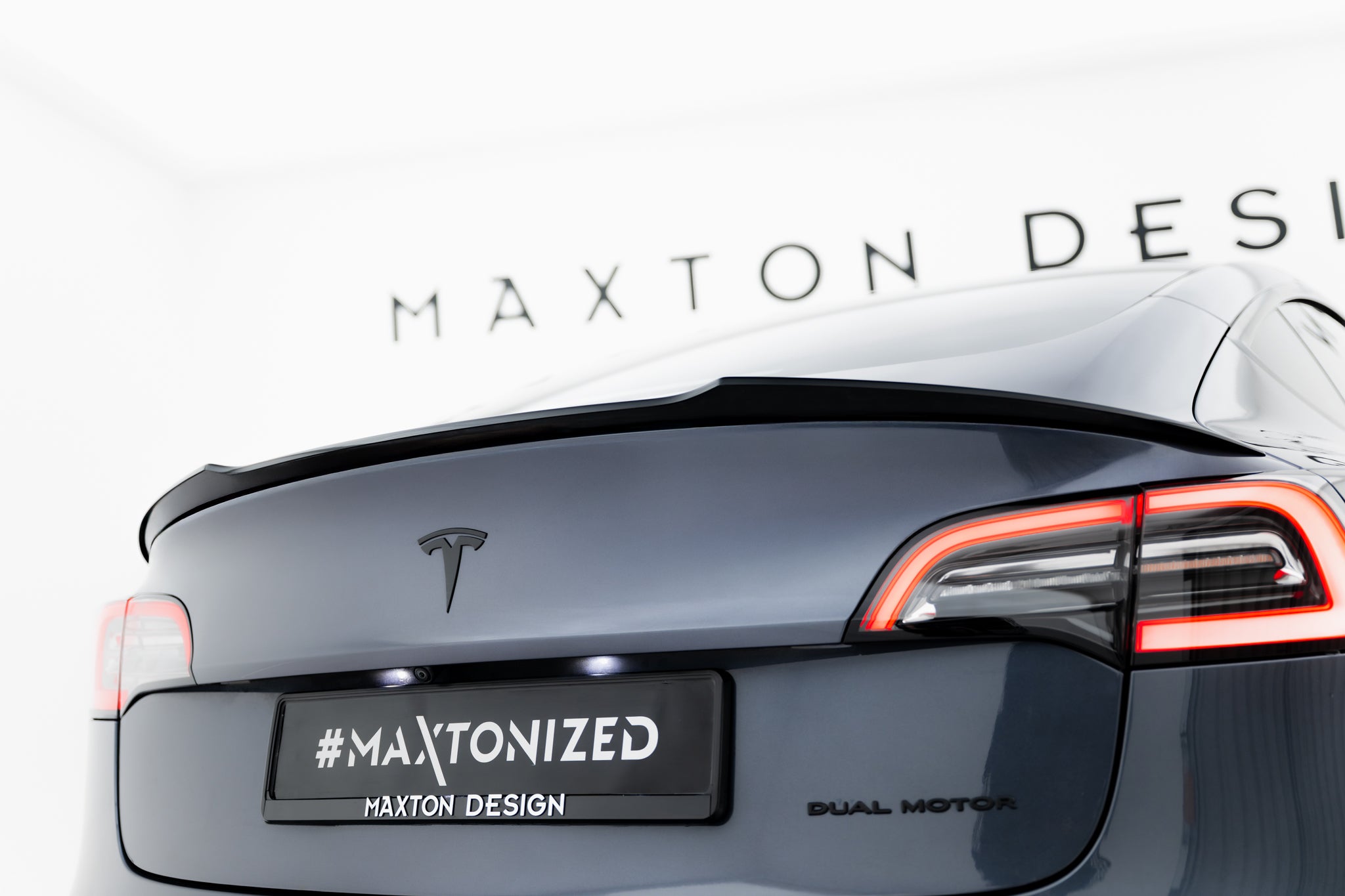 Maxton Design Spoiler CAP passend für Tesla Model 3 schwarz Hochglanz