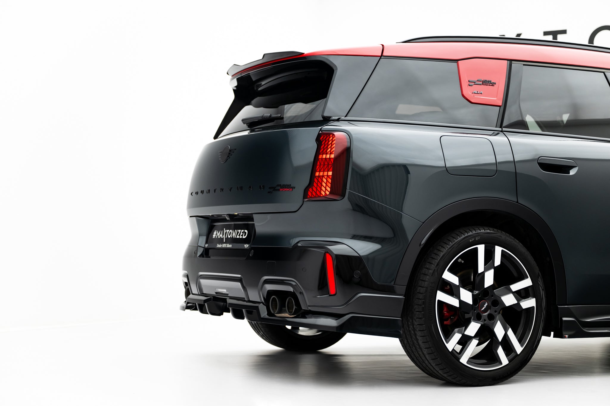 Maxton Design Street+ Mittlerer Diffusor RACE passend für Mini Countryman JCW U25 schwarz Hochglanz